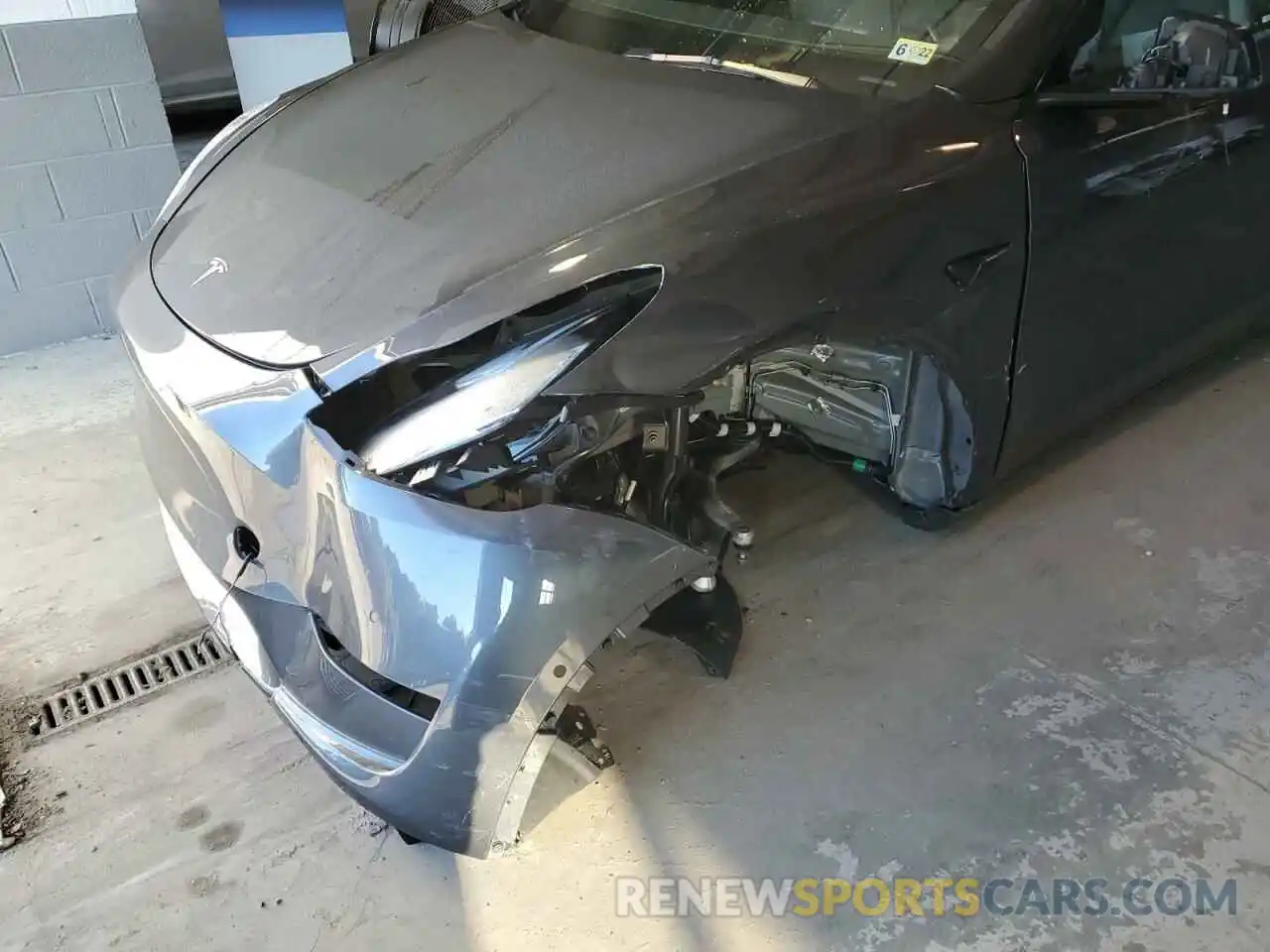 9 Photograph of a damaged car 5YJYGDEE0MF198452 TESLA MODEL Y 2021