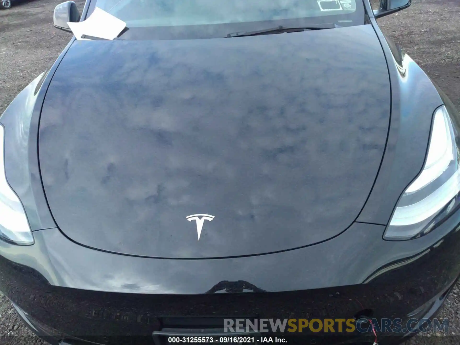 10 Photograph of a damaged car 5YJYGDEE0MF199049 TESLA MODEL Y 2021