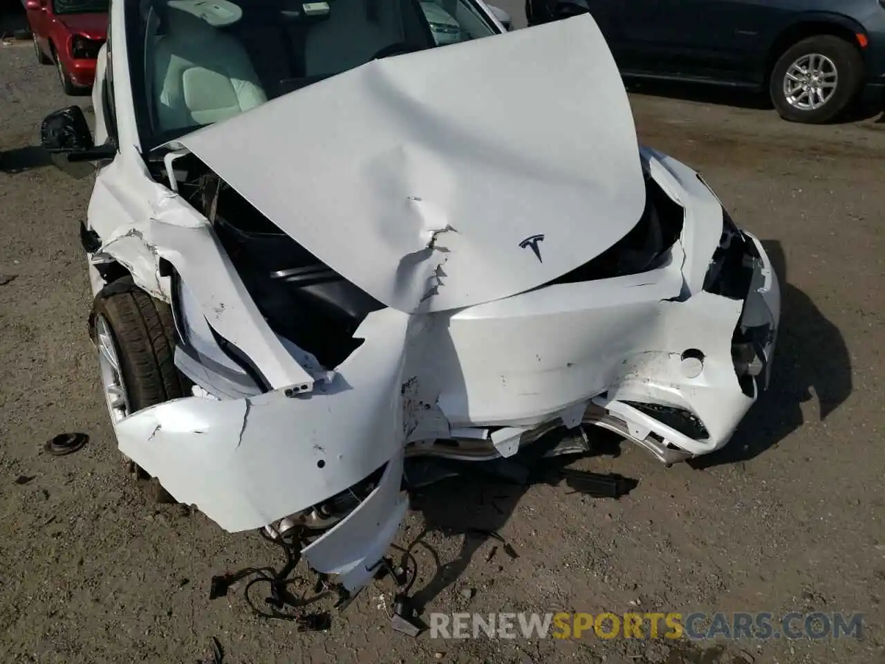 9 Photograph of a damaged car 5YJYGDEE0MF203147 TESLA MODEL Y 2021