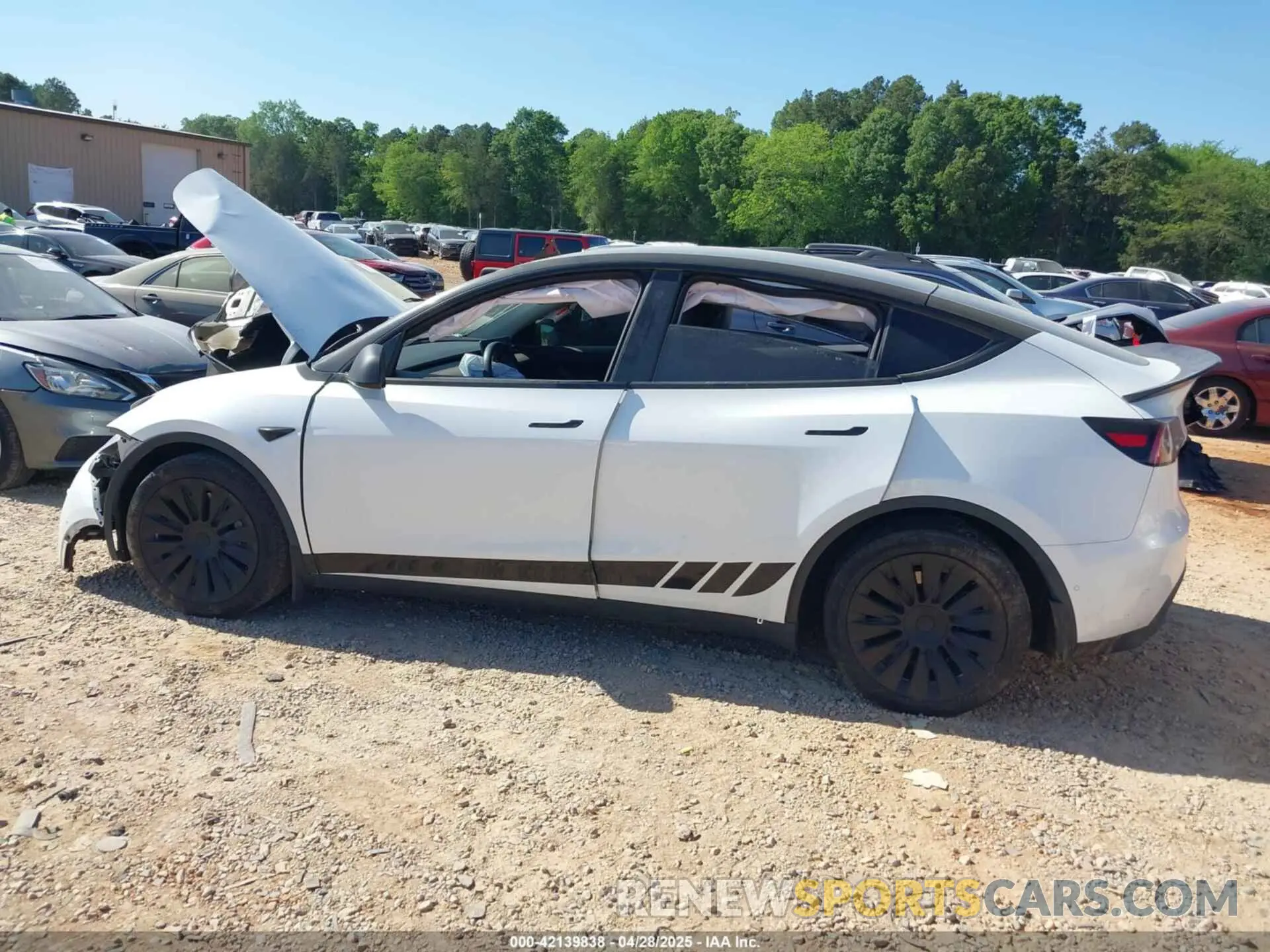 13 Photograph of a damaged car 5YJYGDEE0MF204377 TESLA MODEL Y 2021