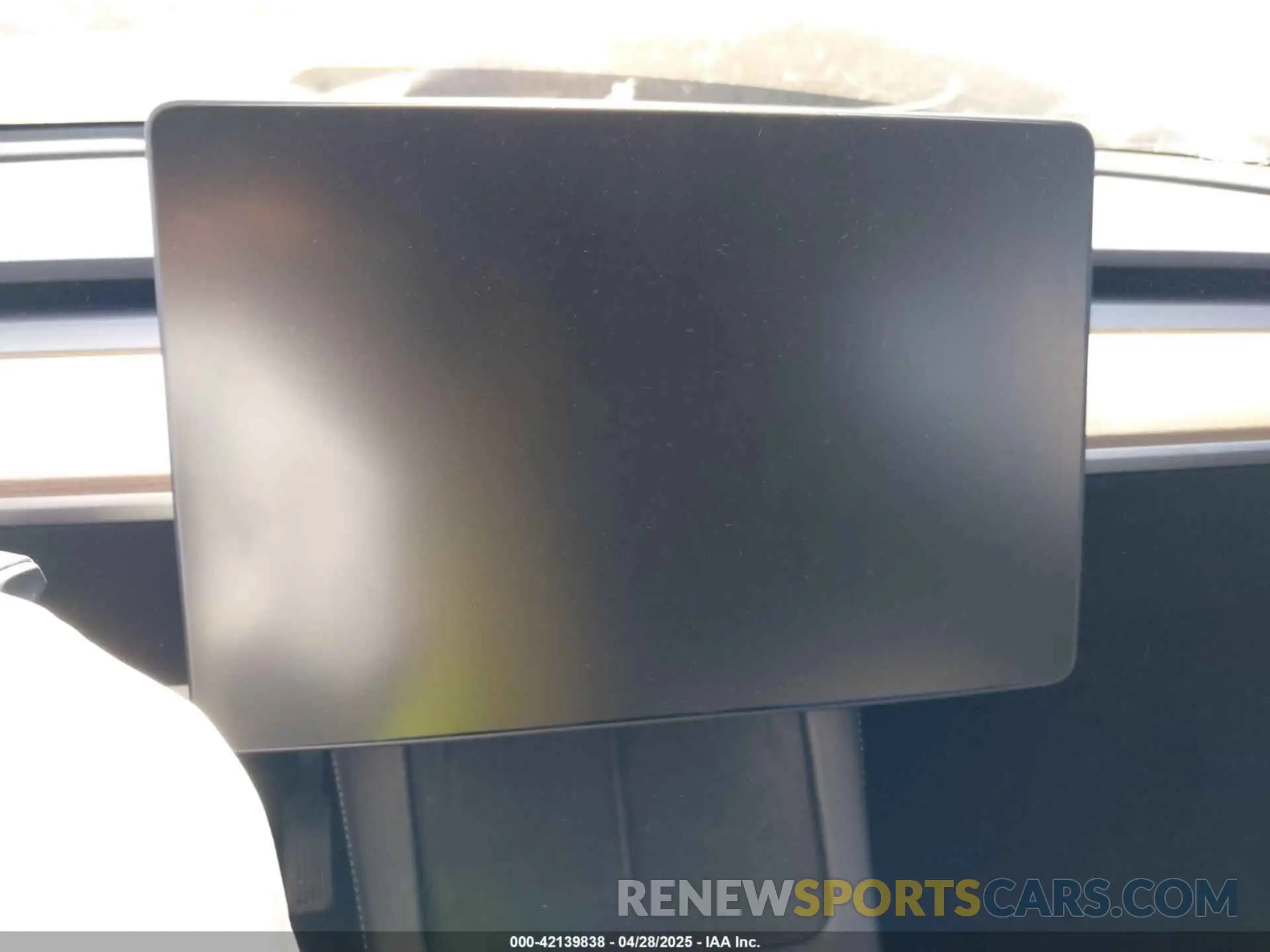14 Photograph of a damaged car 5YJYGDEE0MF204377 TESLA MODEL Y 2021