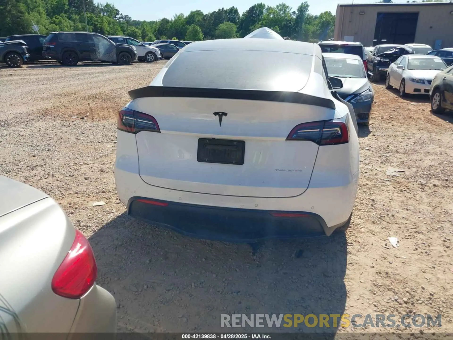 15 Photograph of a damaged car 5YJYGDEE0MF204377 TESLA MODEL Y 2021