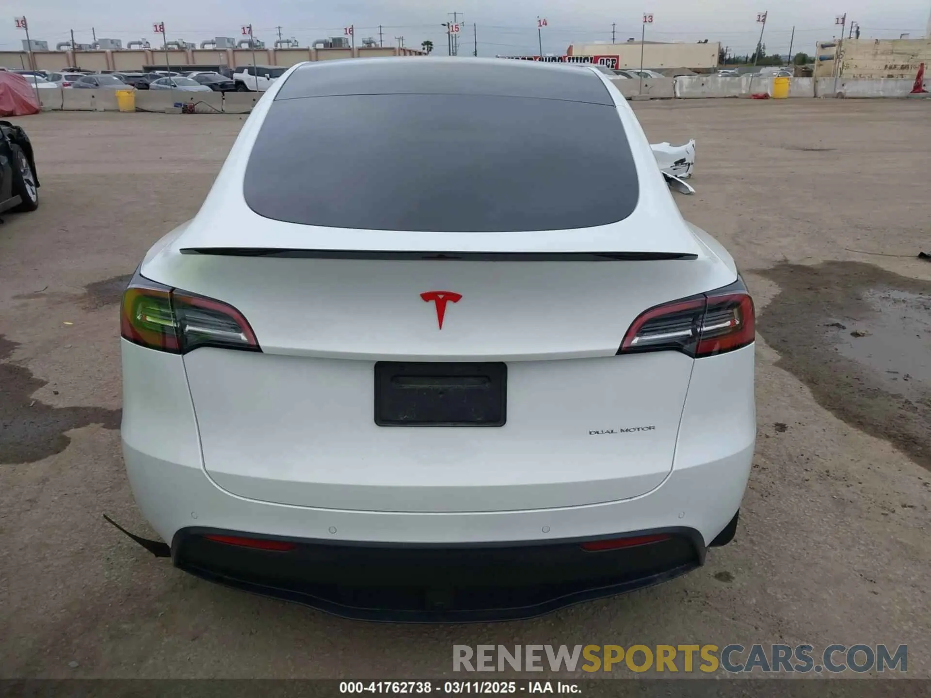 17 Photograph of a damaged car 5YJYGDEE0MF209045 TESLA MODEL Y 2021