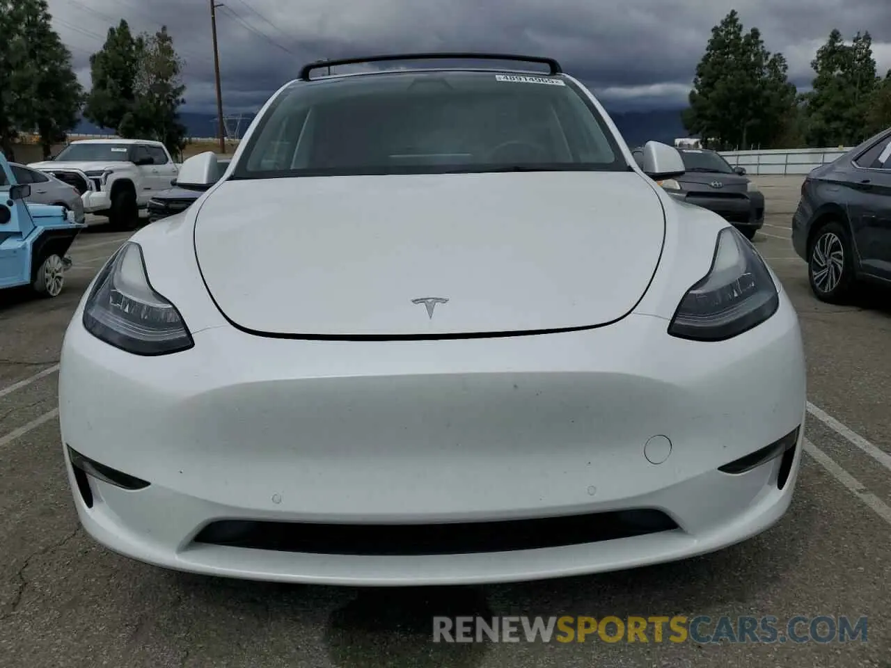 5 Photograph of a damaged car 5YJYGDEE0MF213600 TESLA MODEL Y 2021