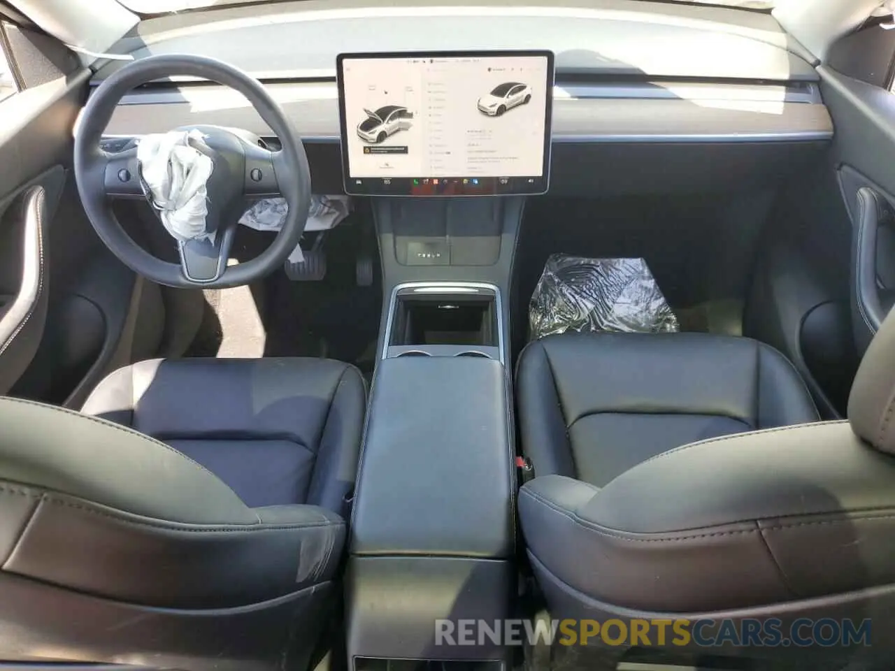 8 Photograph of a damaged car 5YJYGDEE0MF218697 TESLA MODEL Y 2021