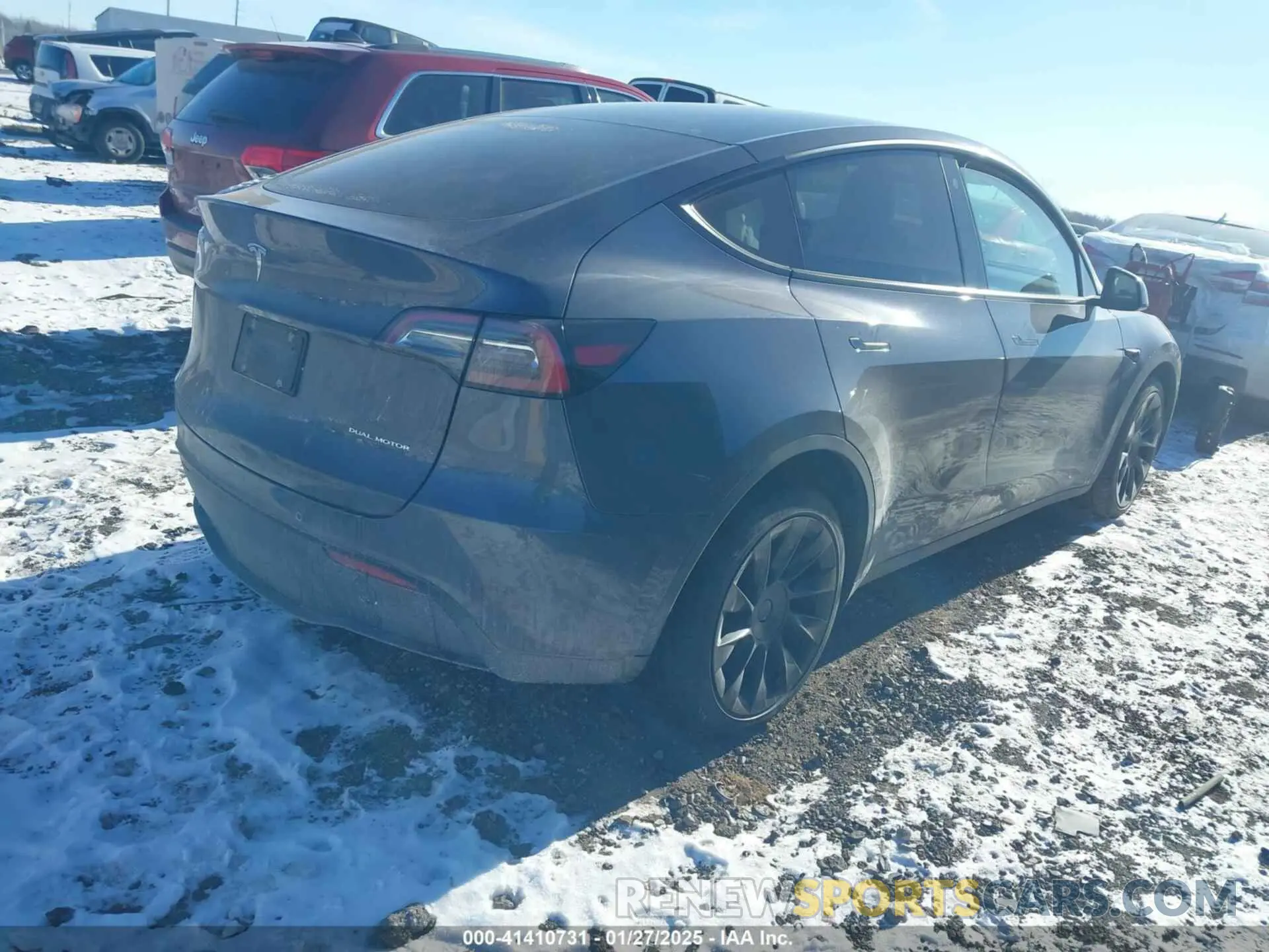 4 Photograph of a damaged car 5YJYGDEE0MF228744 TESLA MODEL Y 2021