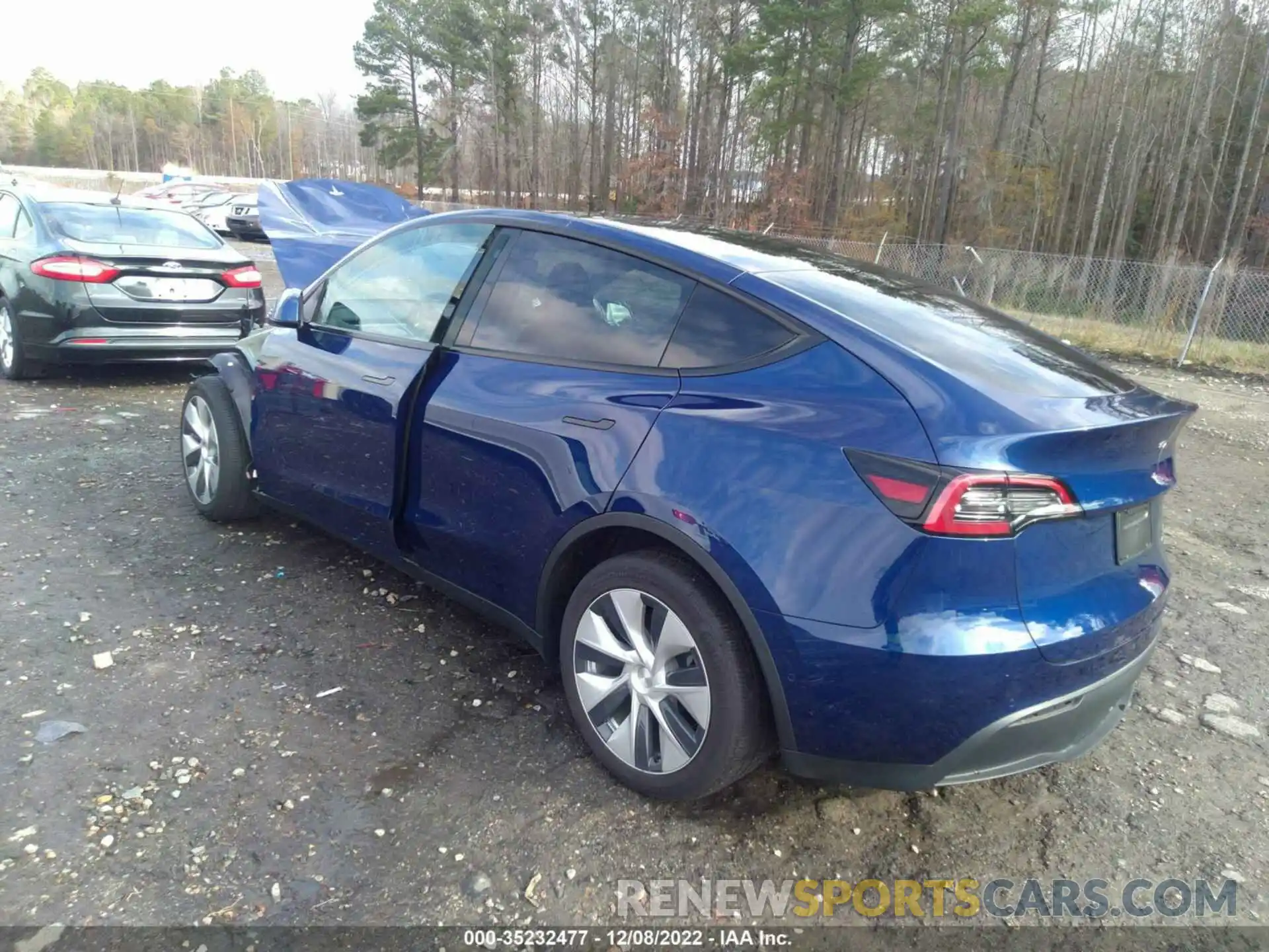 3 Photograph of a damaged car 5YJYGDEE0MF229053 TESLA MODEL Y 2021