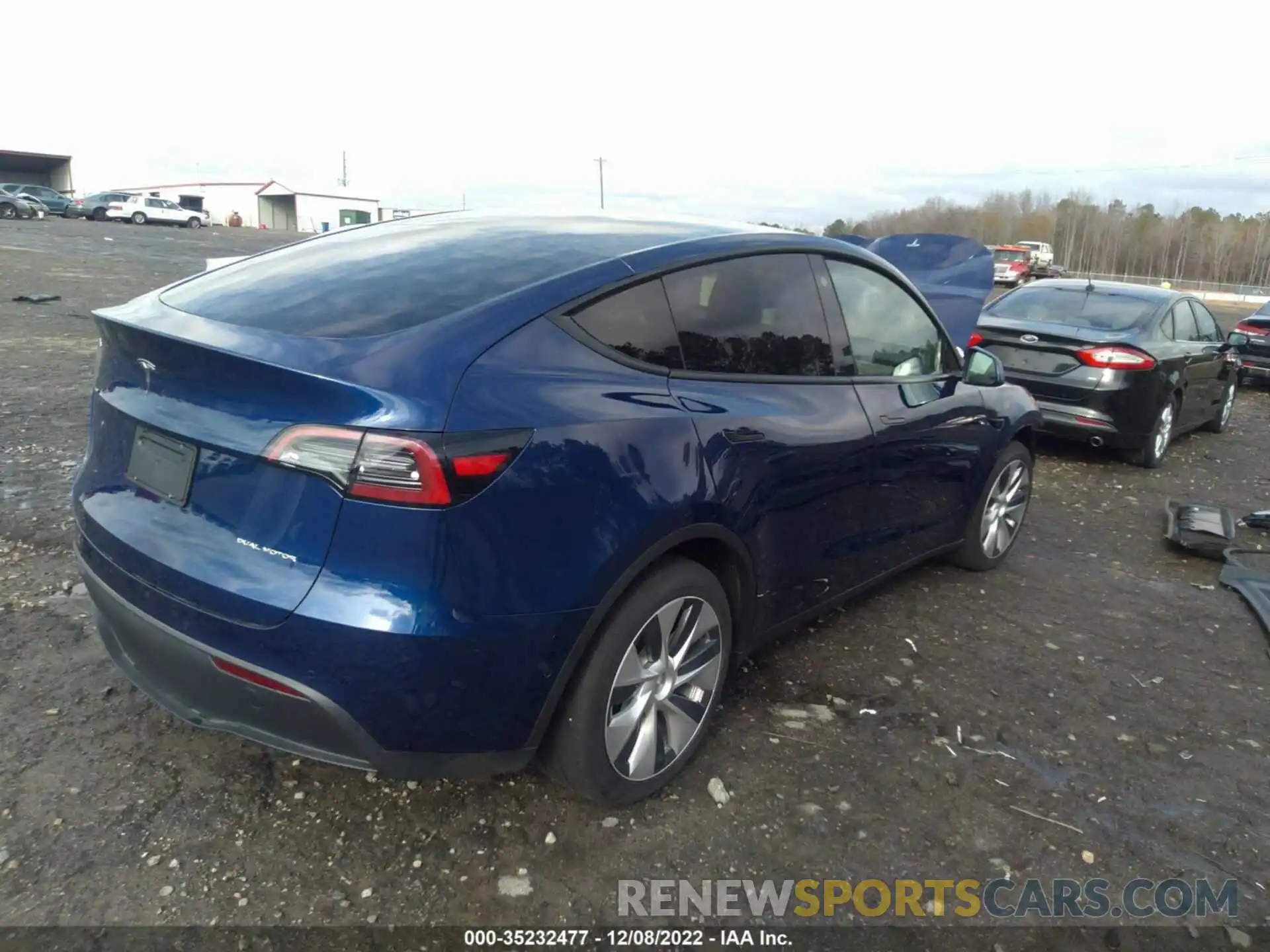 4 Photograph of a damaged car 5YJYGDEE0MF229053 TESLA MODEL Y 2021