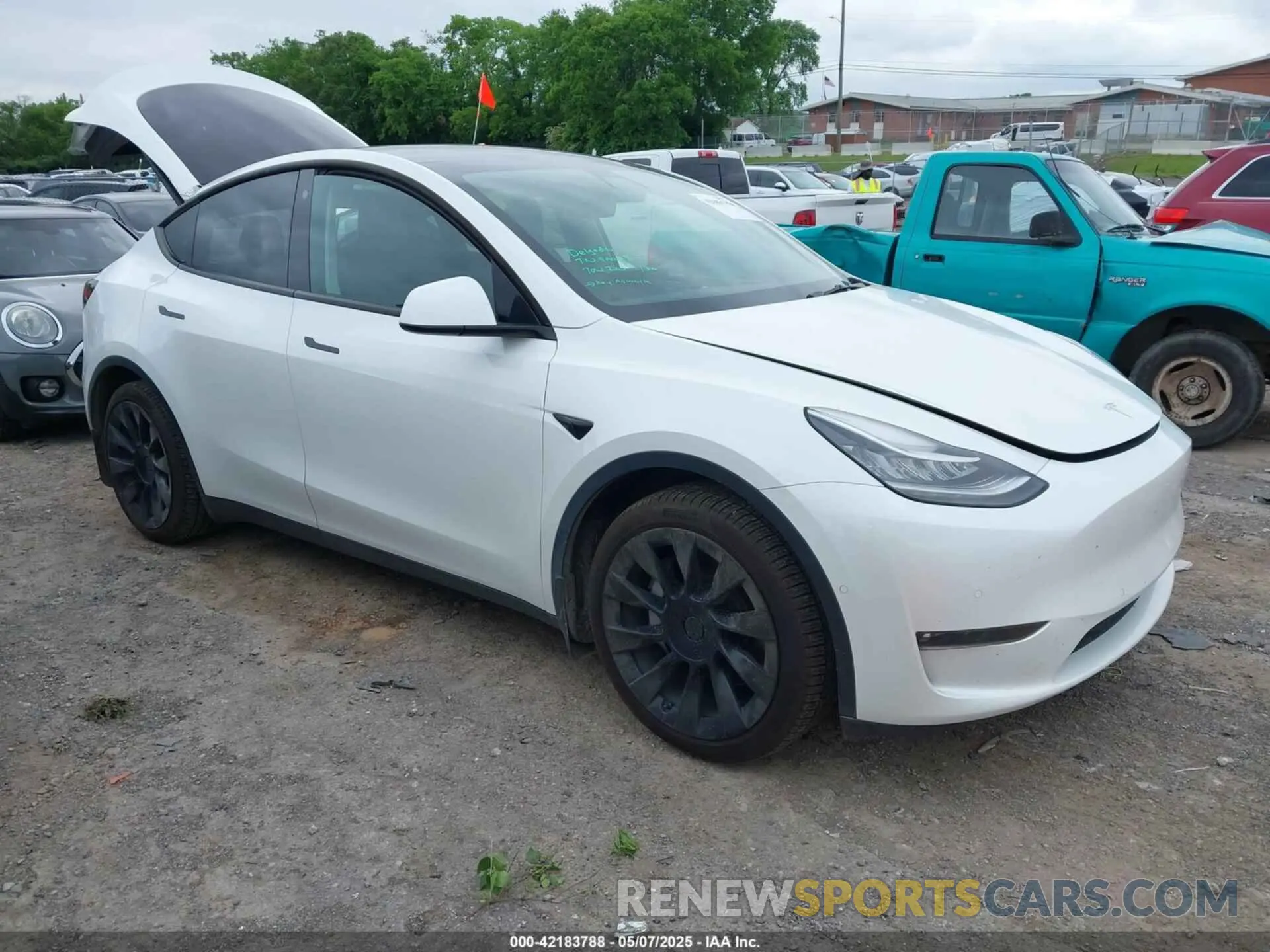 1 Photograph of a damaged car 5YJYGDEE0MF233524 TESLA MODEL Y 2021
