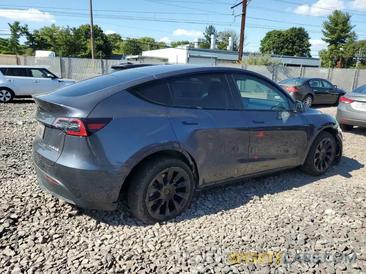 3 Photograph of a damaged car 5YJYGDEE0MF243468 TESLA MODEL Y 2021