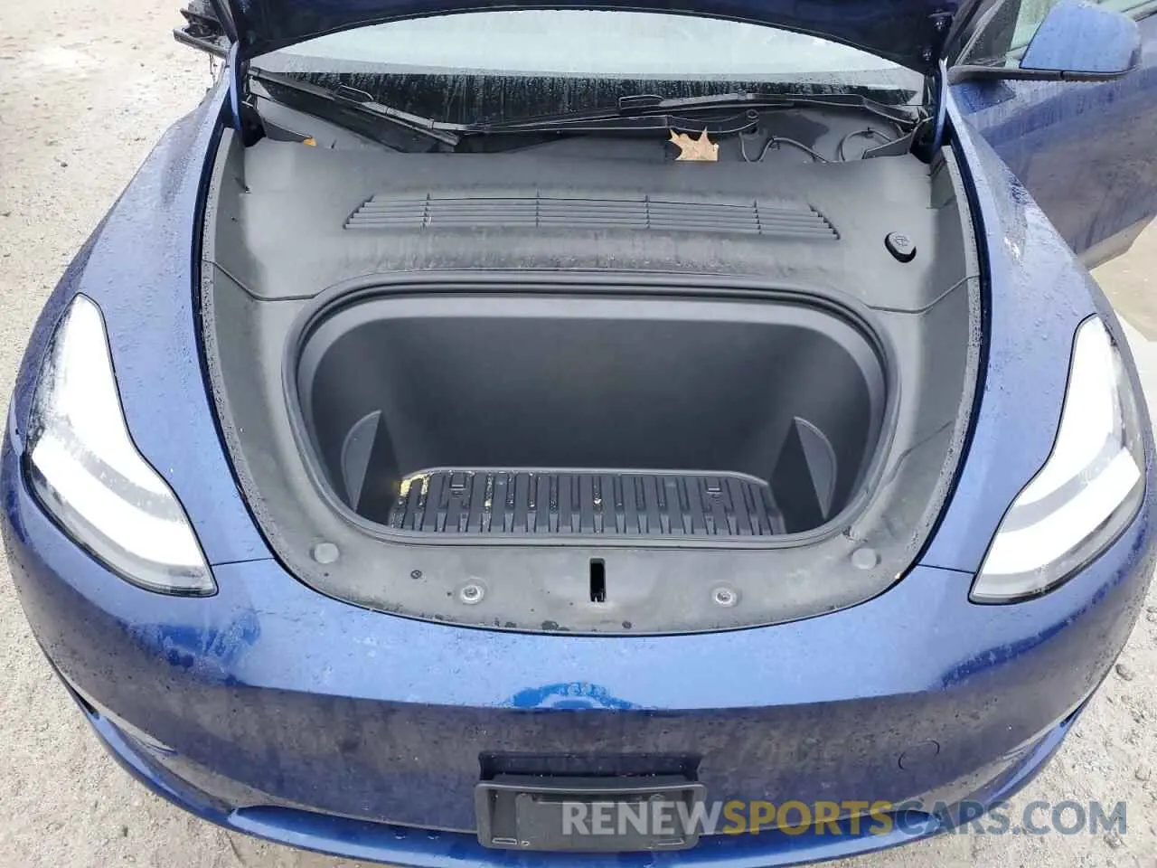 11 Photograph of a damaged car 5YJYGDEE0MF245009 TESLA MODEL Y 2021