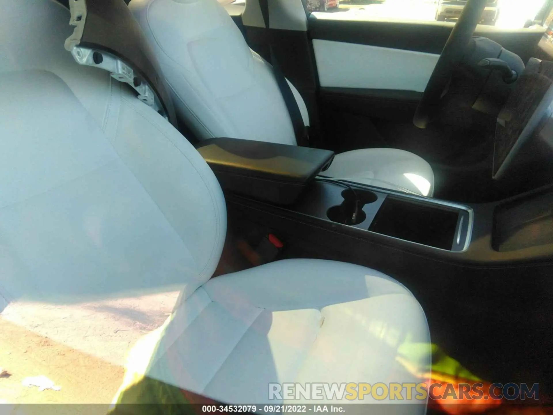 5 Photograph of a damaged car 5YJYGDEE0MF250887 TESLA MODEL Y 2021