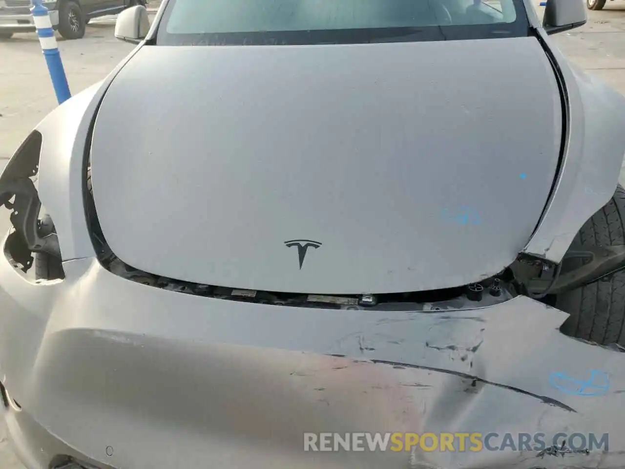 12 Photograph of a damaged car 5YJYGDEE0MF255412 TESLA MODEL Y 2021