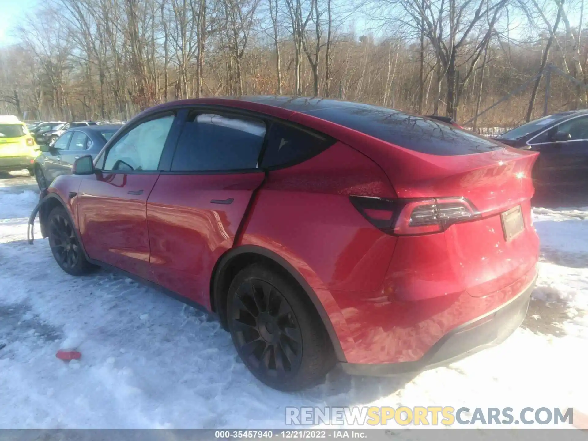 3 Photograph of a damaged car 5YJYGDEE0MF262022 TESLA MODEL Y 2021