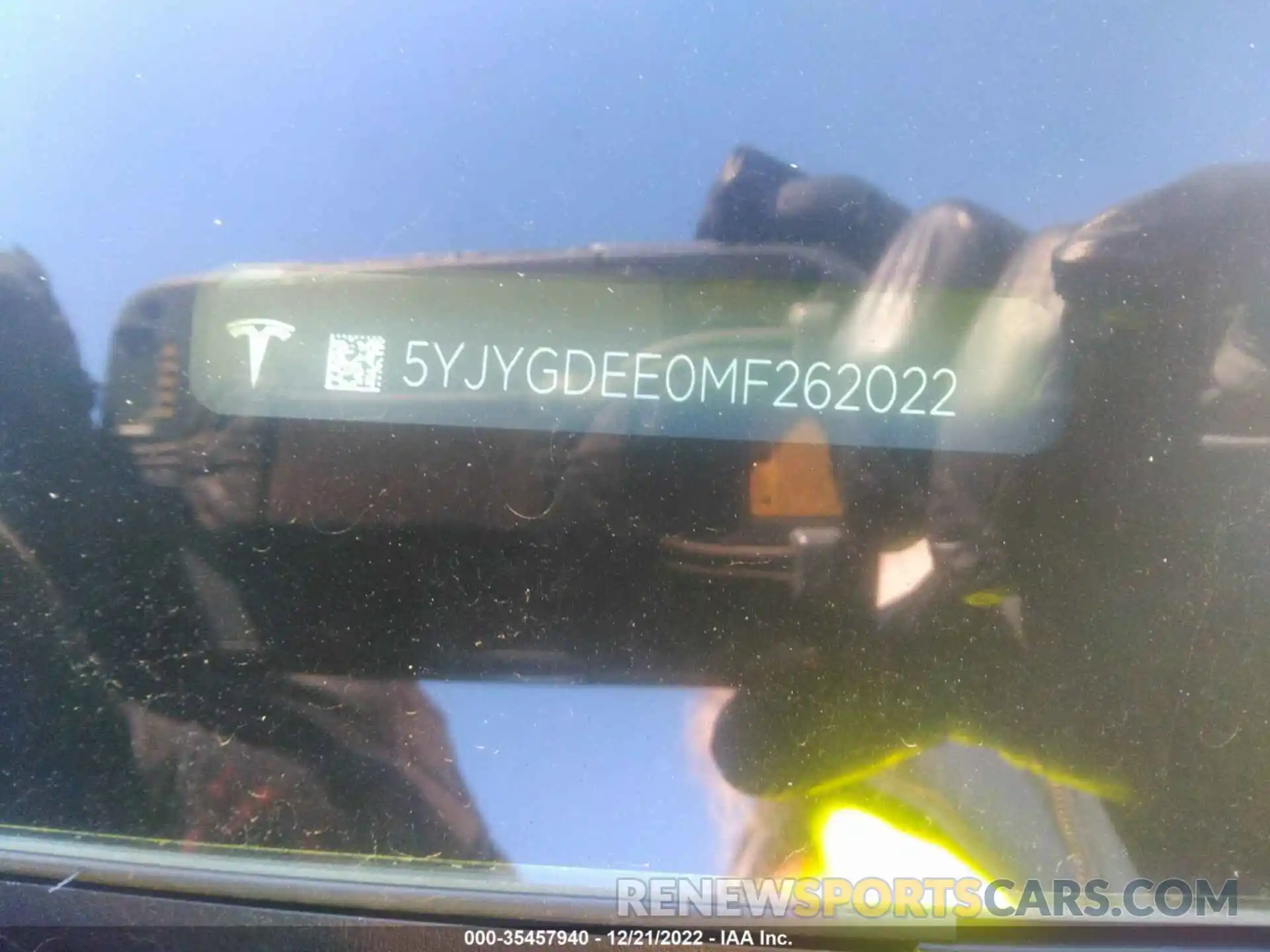 9 Photograph of a damaged car 5YJYGDEE0MF262022 TESLA MODEL Y 2021