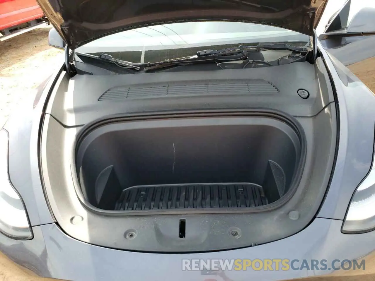 11 Photograph of a damaged car 5YJYGDEE0MF263137 TESLA MODEL Y 2021