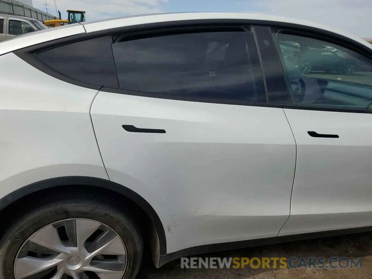 10 Photograph of a damaged car 5YJYGDEE0MF265020 TESLA MODEL Y 2021