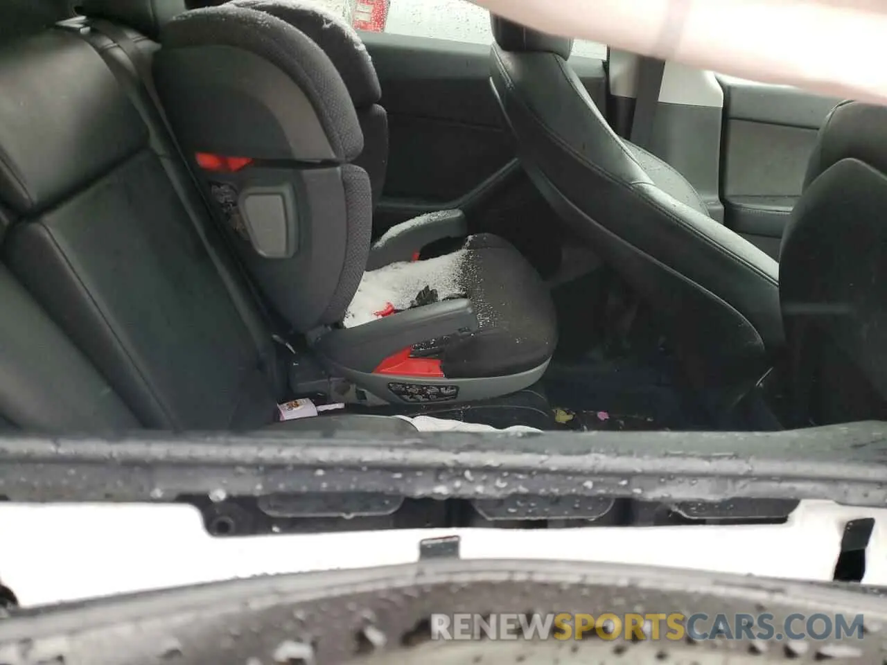 11 Photograph of a damaged car 5YJYGDEE0MF265423 TESLA MODEL Y 2021