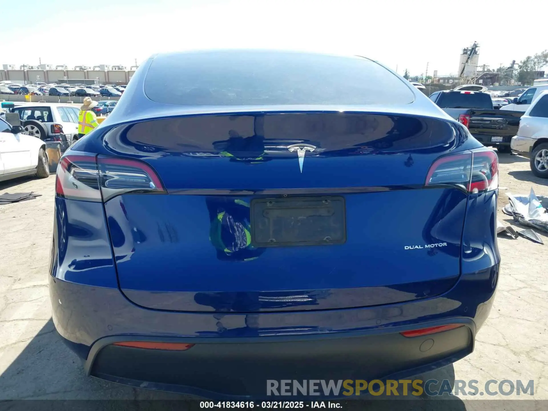 16 Photograph of a damaged car 5YJYGDEE0MF270461 TESLA MODEL Y 2021