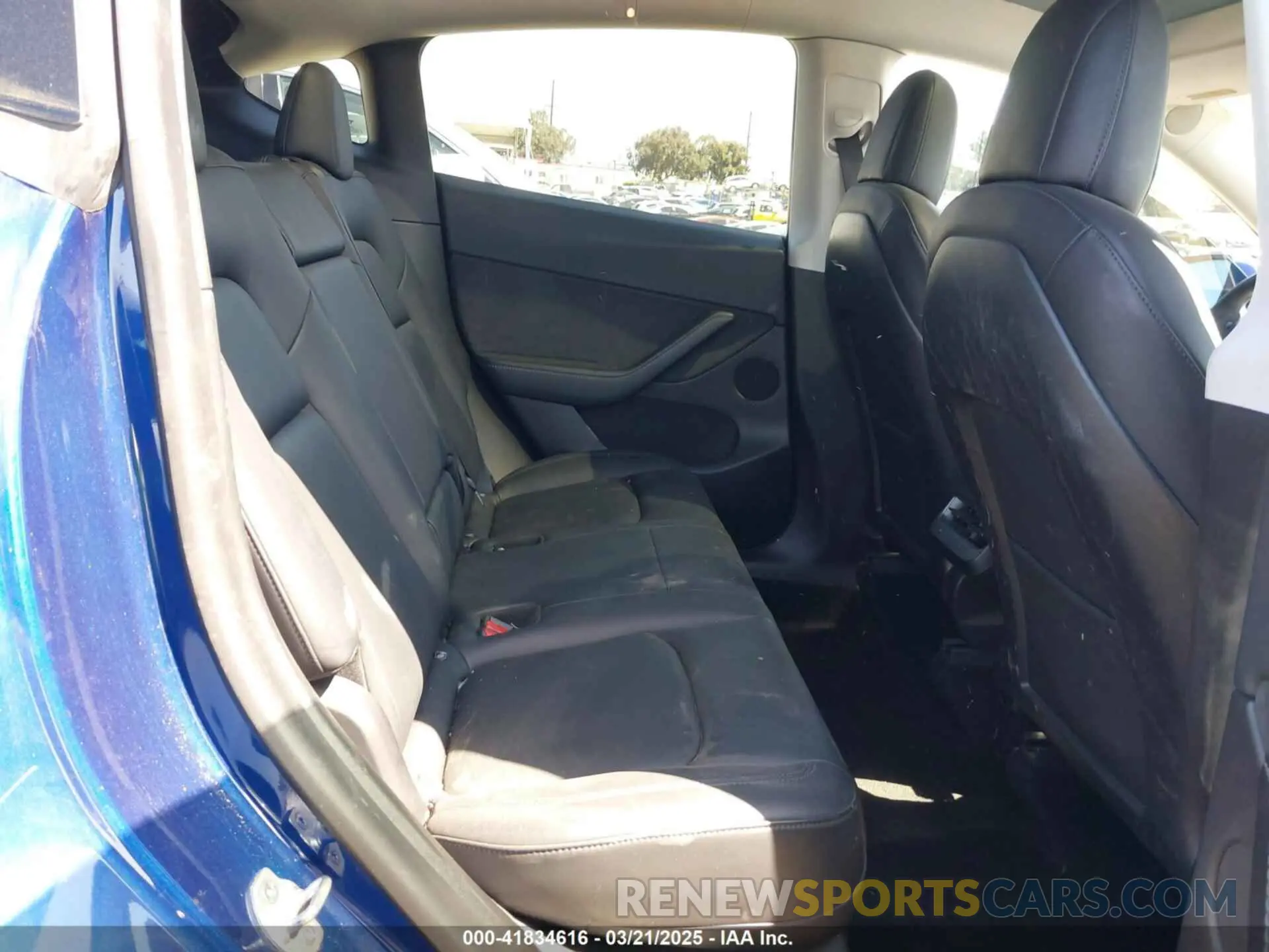 8 Photograph of a damaged car 5YJYGDEE0MF270461 TESLA MODEL Y 2021