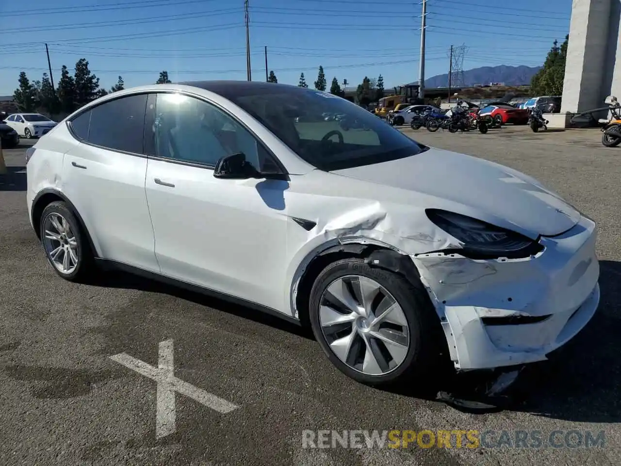 4 Photograph of a damaged car 5YJYGDEE0MF274834 TESLA MODEL Y 2021