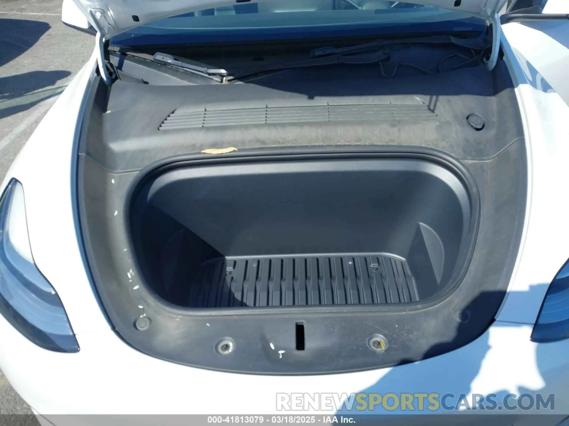 10 Photograph of a damaged car 5YJYGDEE0MF277197 TESLA MODEL Y 2021