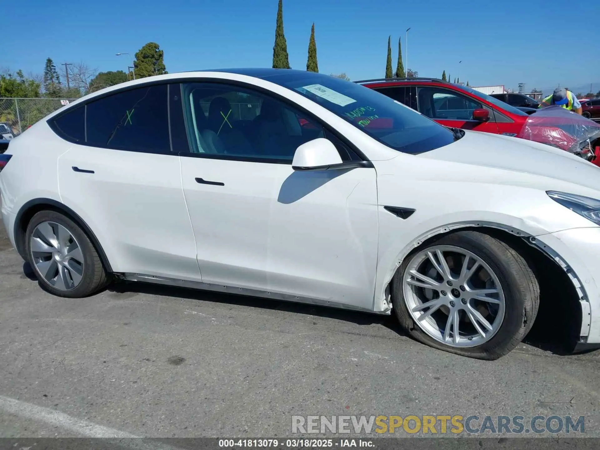 13 Photograph of a damaged car 5YJYGDEE0MF277197 TESLA MODEL Y 2021