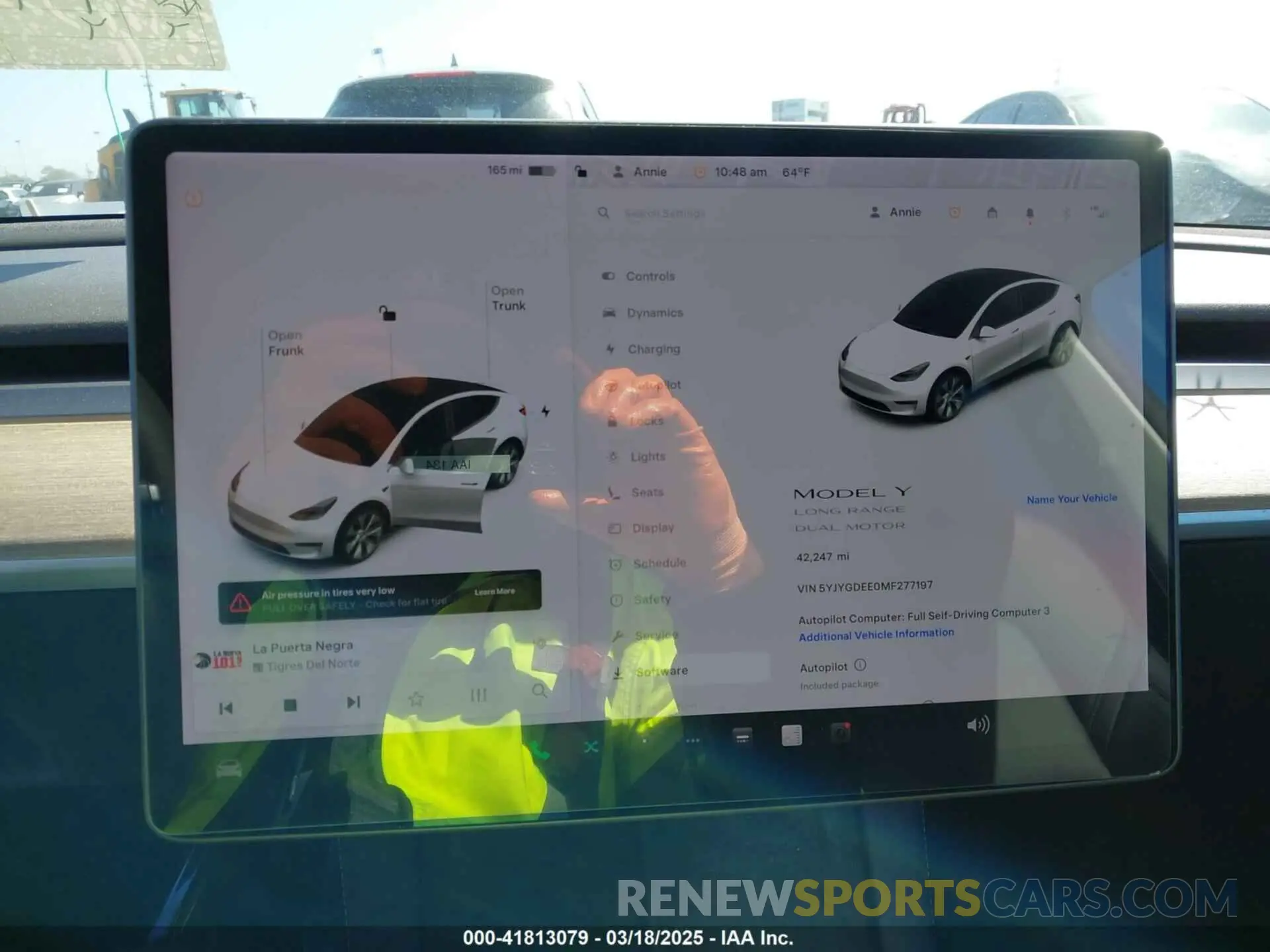 18 Photograph of a damaged car 5YJYGDEE0MF277197 TESLA MODEL Y 2021