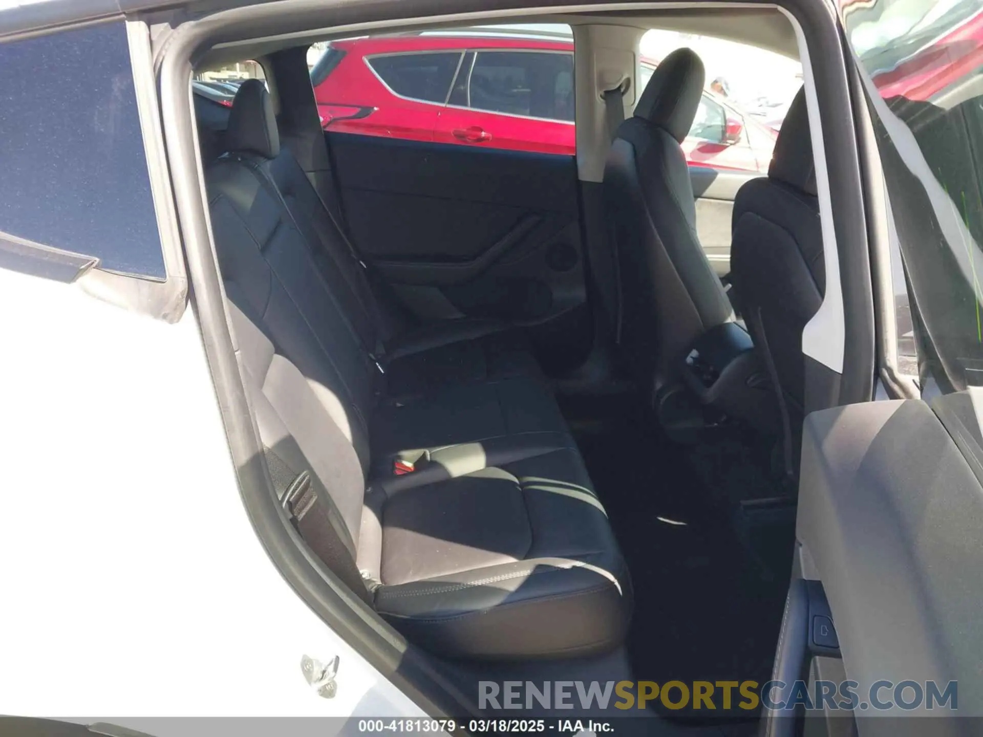 8 Photograph of a damaged car 5YJYGDEE0MF277197 TESLA MODEL Y 2021