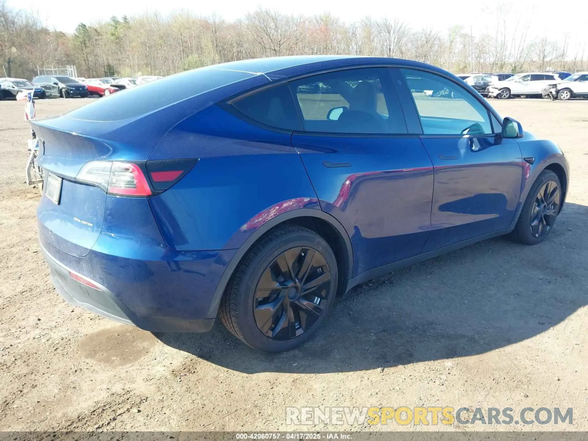 4 Photograph of a damaged car 5YJYGDEE0MF279449 TESLA MODEL Y 2021
