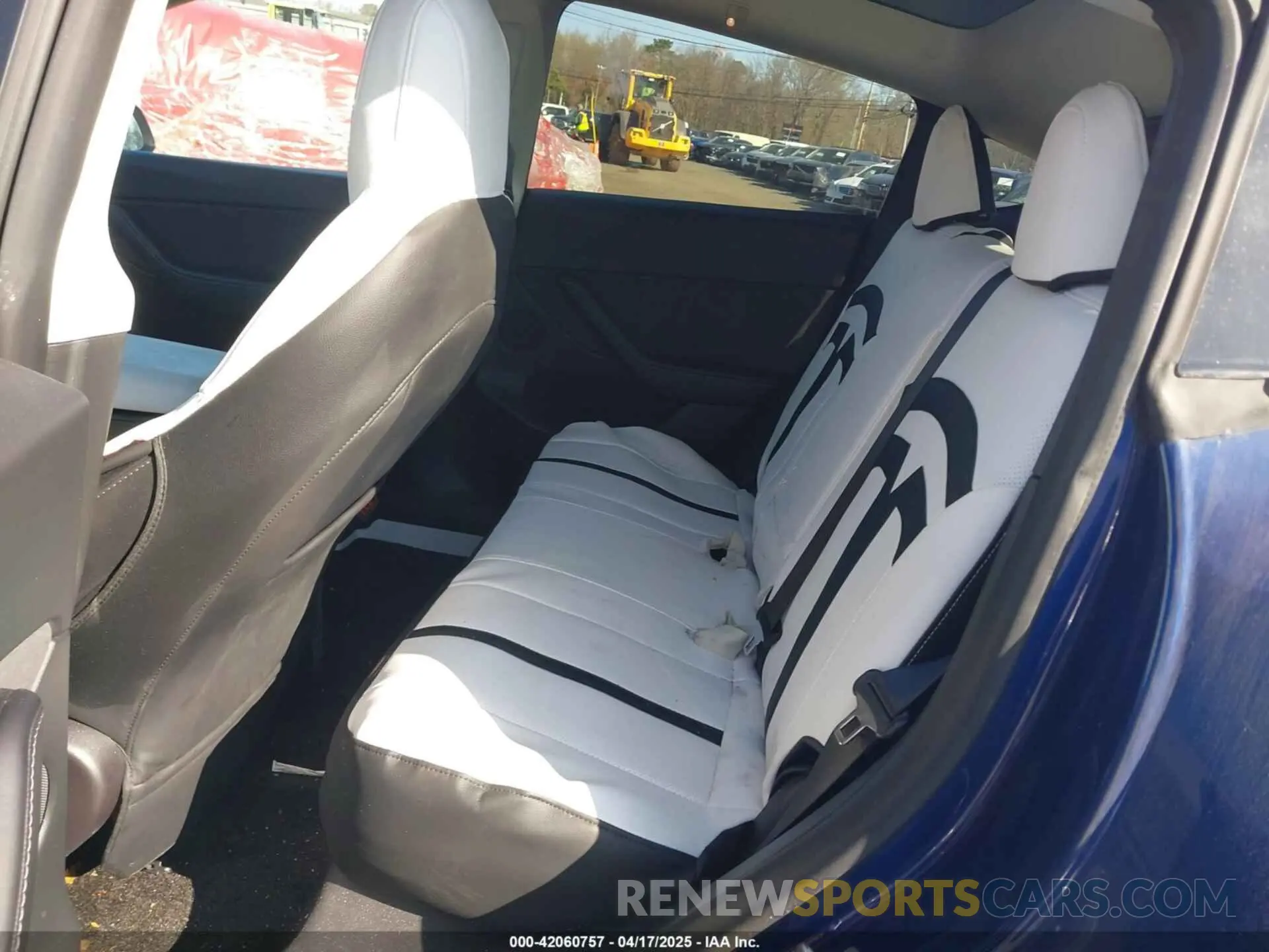 8 Photograph of a damaged car 5YJYGDEE0MF279449 TESLA MODEL Y 2021