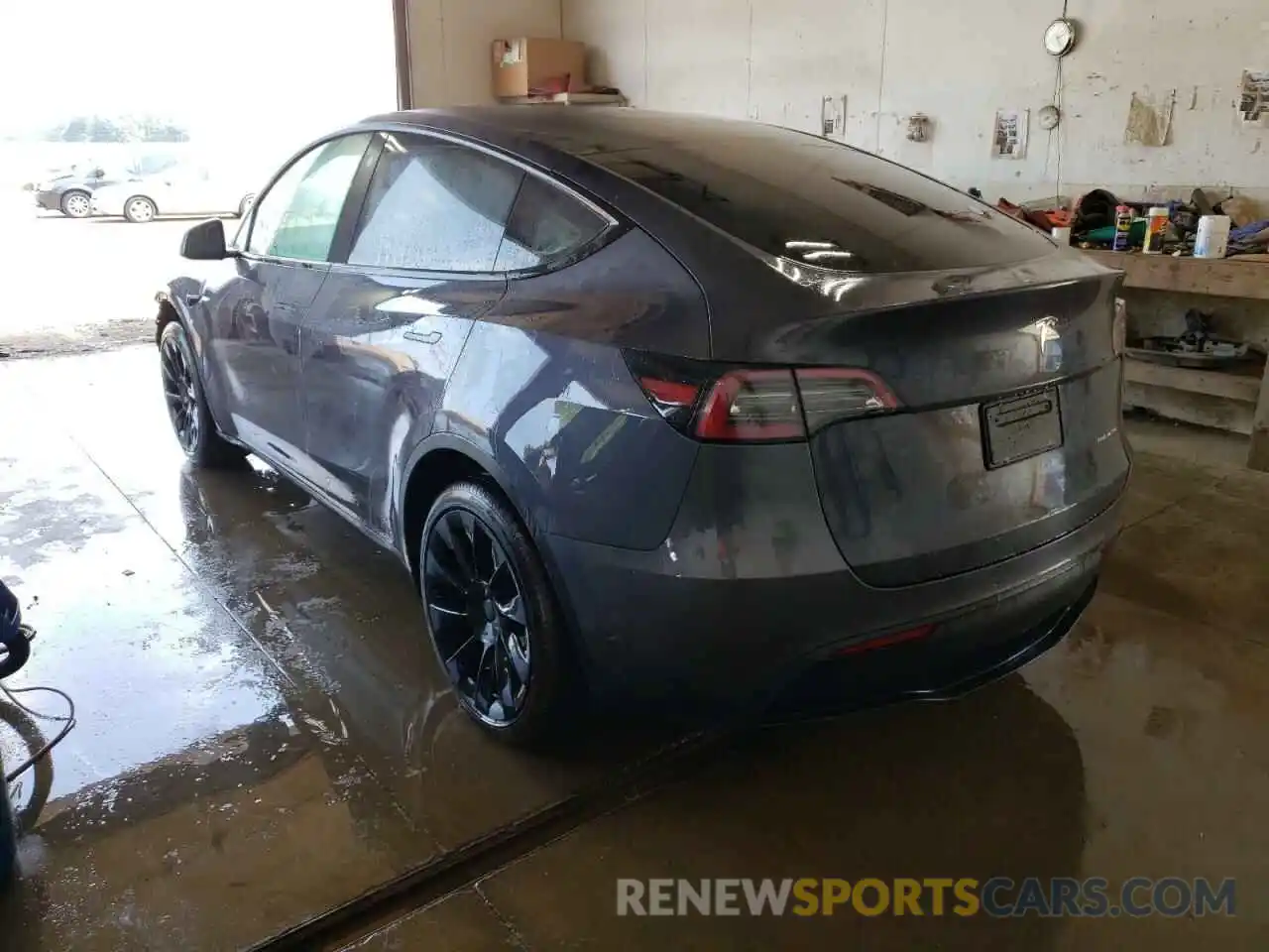 3 Photograph of a damaged car 5YJYGDEE0MF284697 TESLA MODEL Y 2021