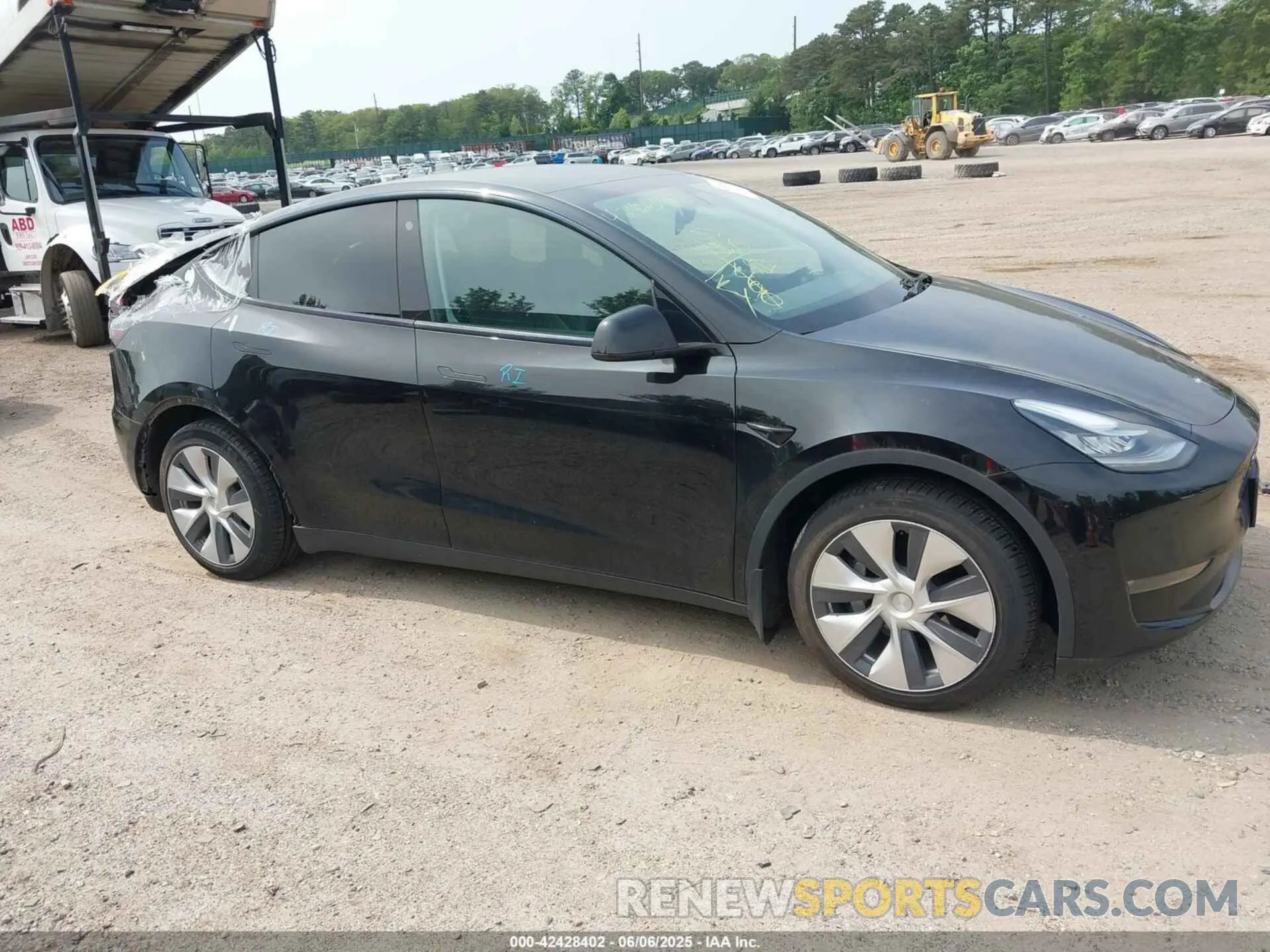 13 Photograph of a damaged car 5YJYGDEE0MF286465 TESLA MODEL Y 2021