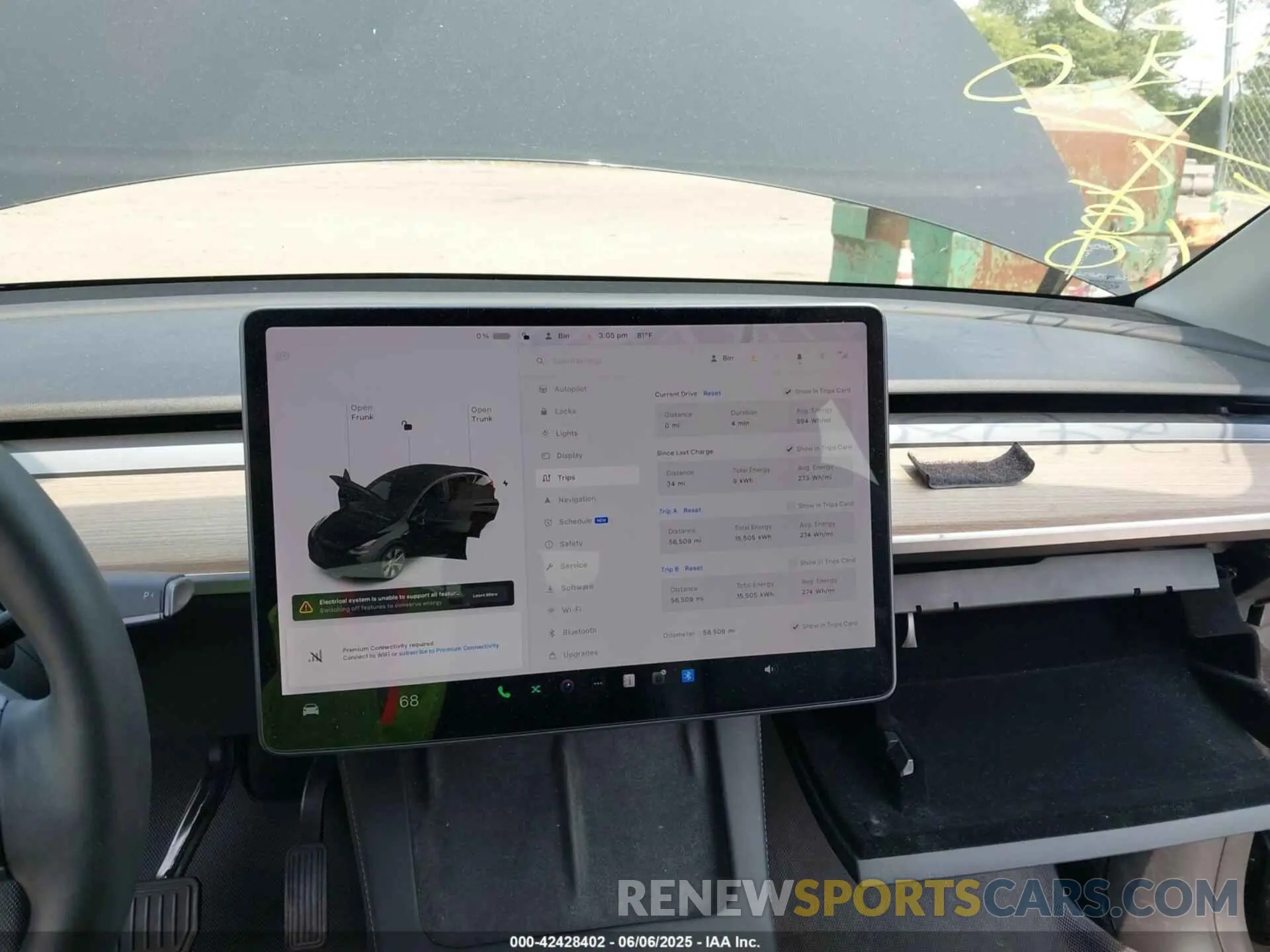 18 Photograph of a damaged car 5YJYGDEE0MF286465 TESLA MODEL Y 2021
