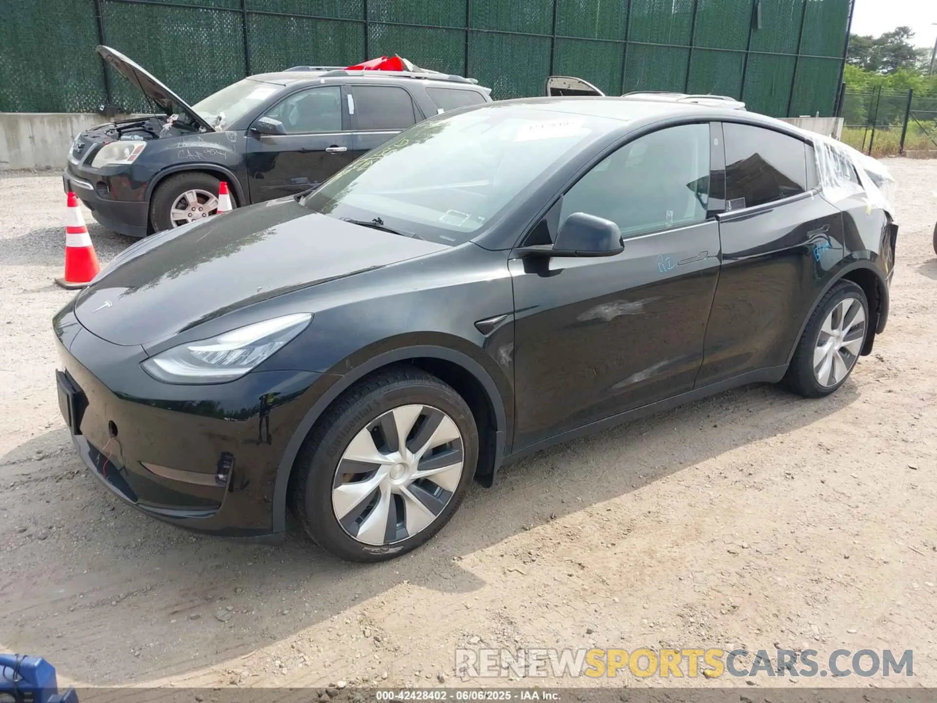 2 Photograph of a damaged car 5YJYGDEE0MF286465 TESLA MODEL Y 2021