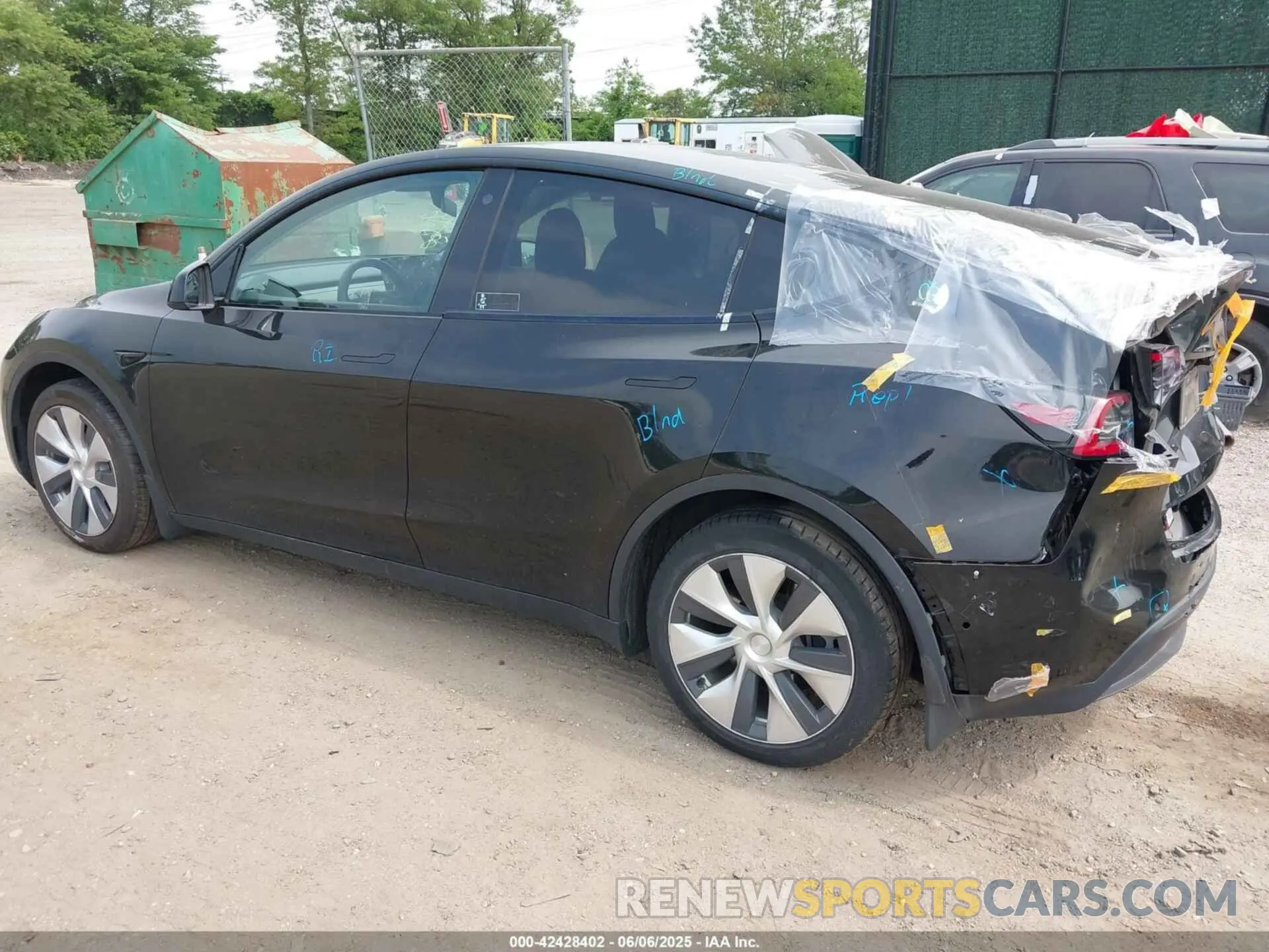 3 Photograph of a damaged car 5YJYGDEE0MF286465 TESLA MODEL Y 2021