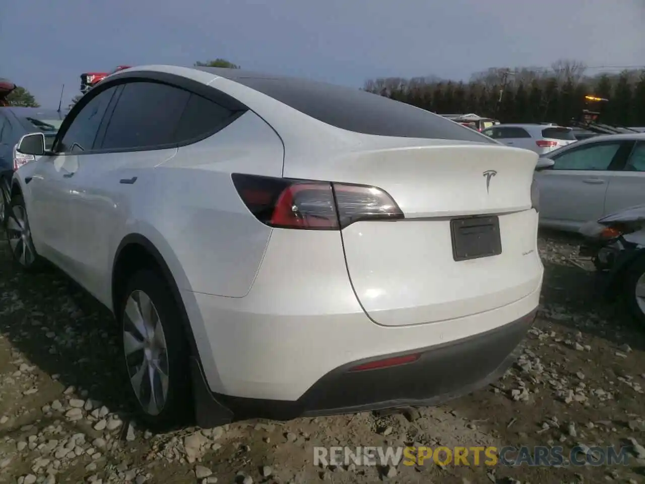 3 Photograph of a damaged car 5YJYGDEE0MF288071 TESLA MODEL Y 2021