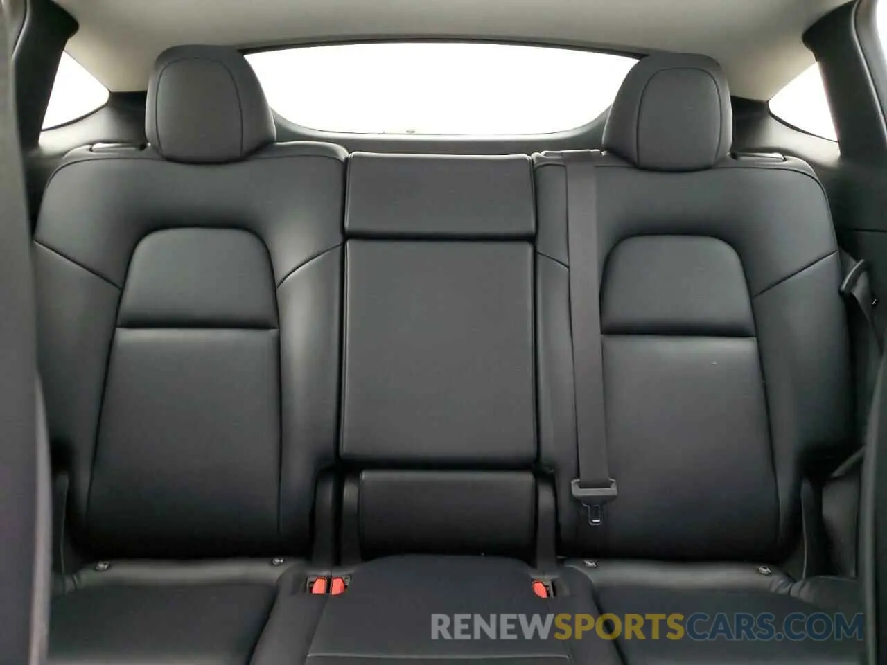 10 Photograph of a damaged car 5YJYGDEE0MF299944 TESLA MODEL Y 2021
