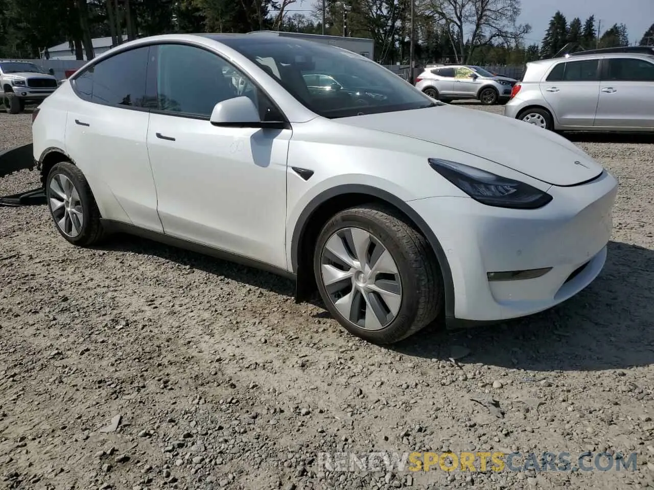 4 Photograph of a damaged car 5YJYGDEE0MF301658 TESLA MODEL Y 2021