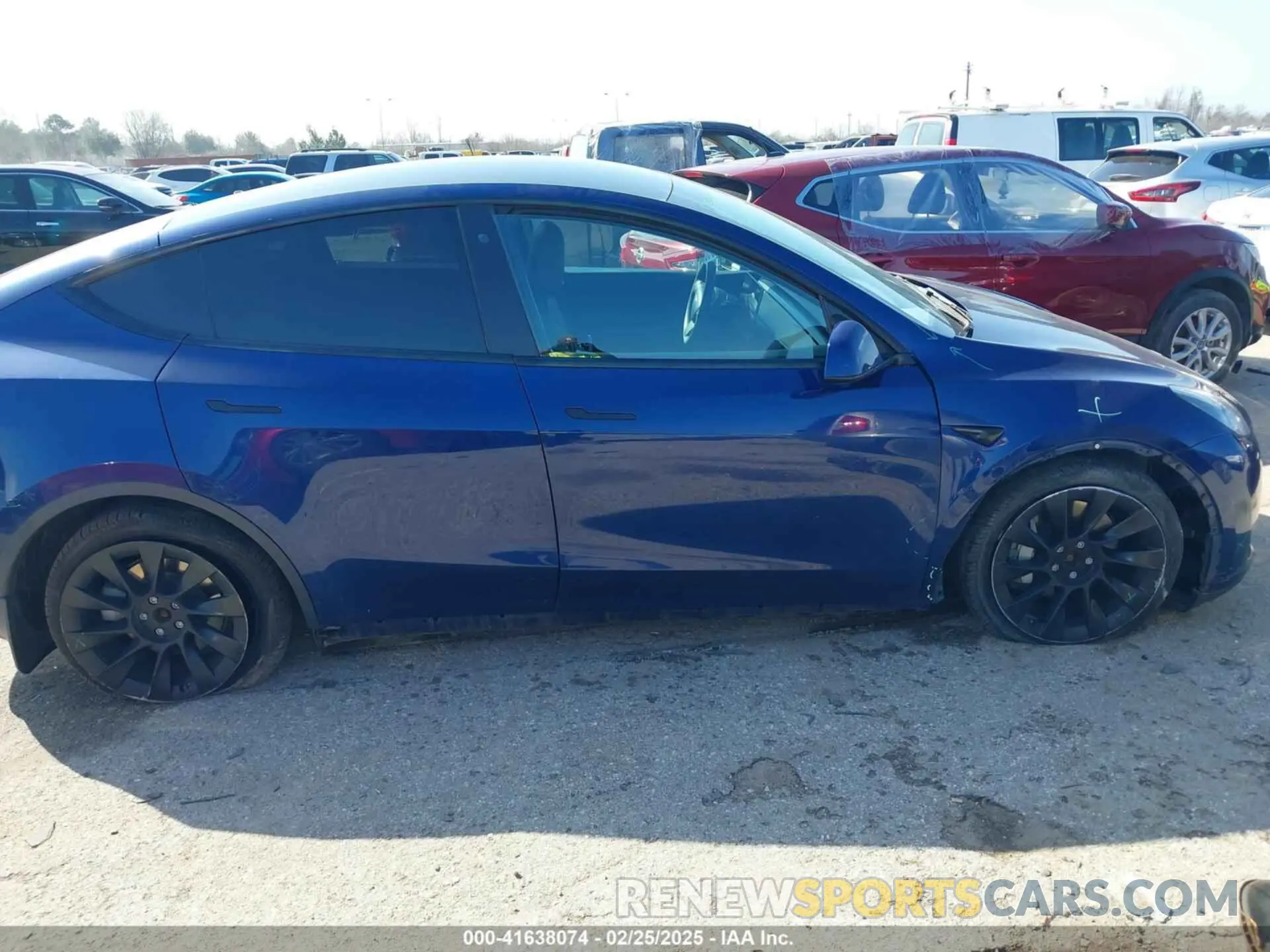 13 Photograph of a damaged car 5YJYGDEE1MF060385 TESLA MODEL Y 2021