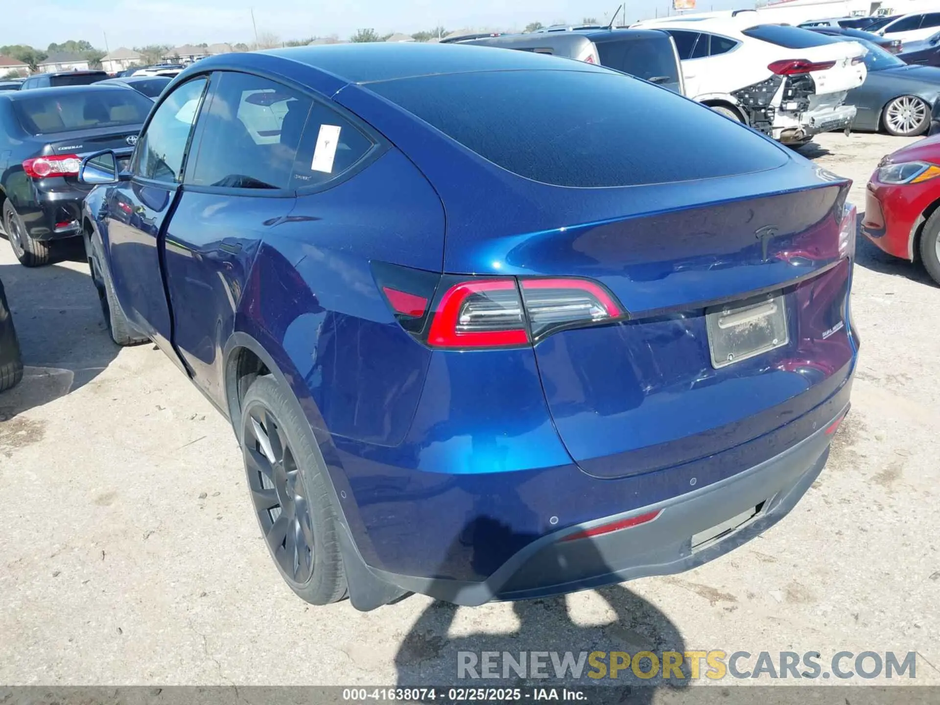 3 Photograph of a damaged car 5YJYGDEE1MF060385 TESLA MODEL Y 2021
