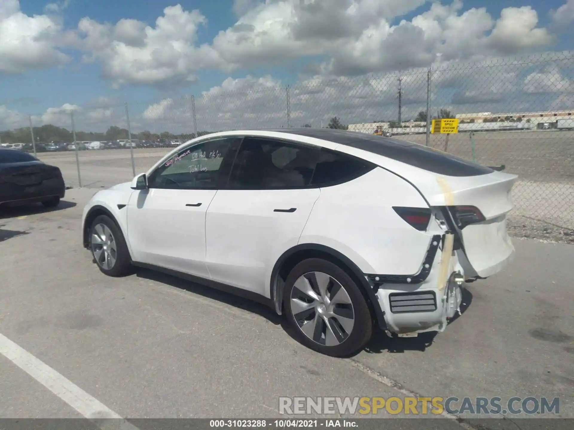 3 Photograph of a damaged car 5YJYGDEE1MF066185 TESLA MODEL Y 2021