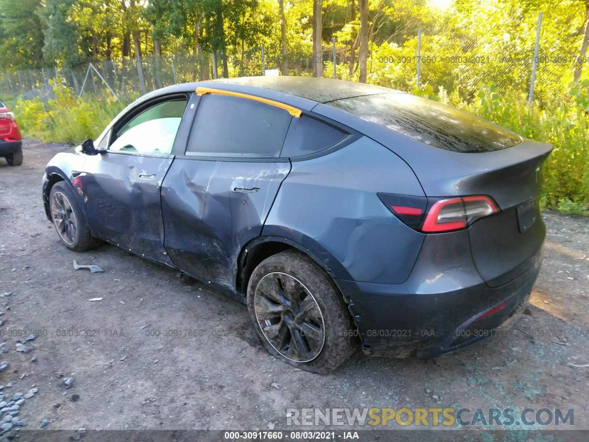 3 Photograph of a damaged car 5YJYGDEE1MF067174 TESLA MODEL Y 2021