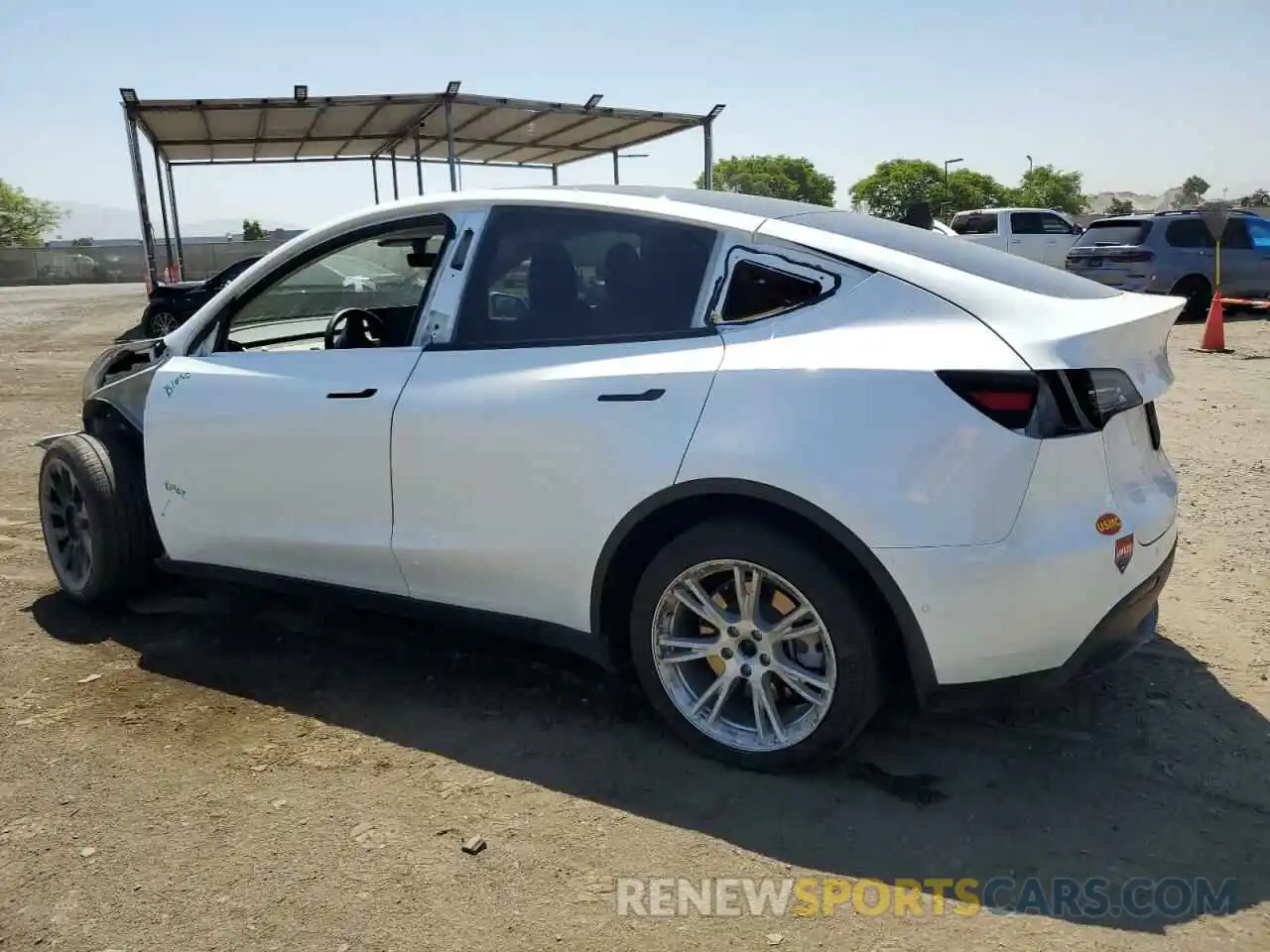 2 Photograph of a damaged car 5YJYGDEE1MF068602 TESLA MODEL Y 2021