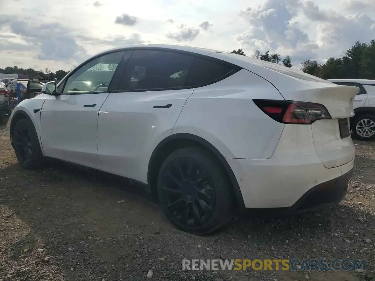 2 Photograph of a damaged car 5YJYGDEE1MF071385 TESLA MODEL Y 2021