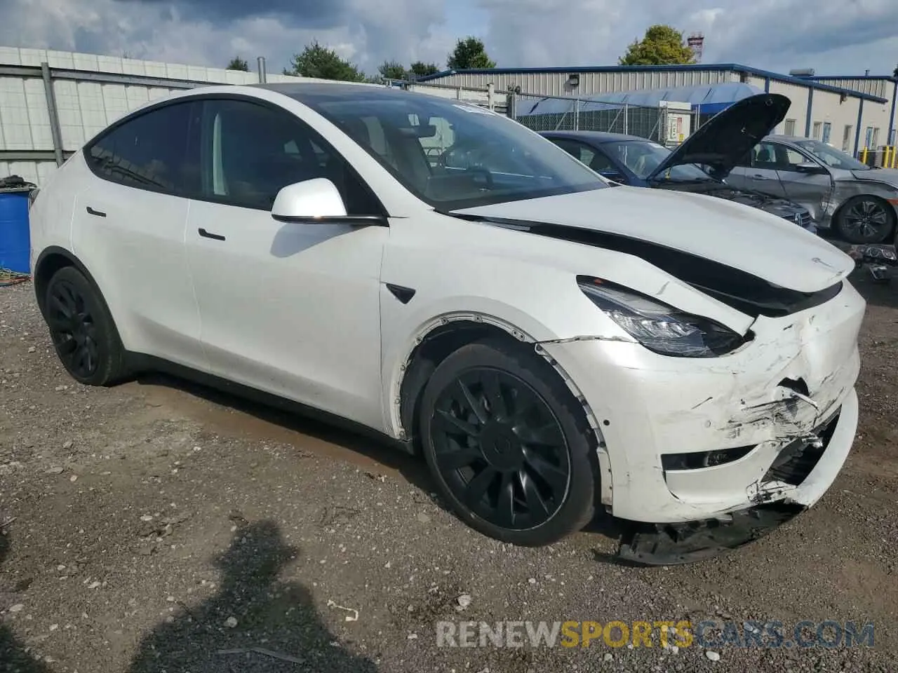 4 Photograph of a damaged car 5YJYGDEE1MF071385 TESLA MODEL Y 2021