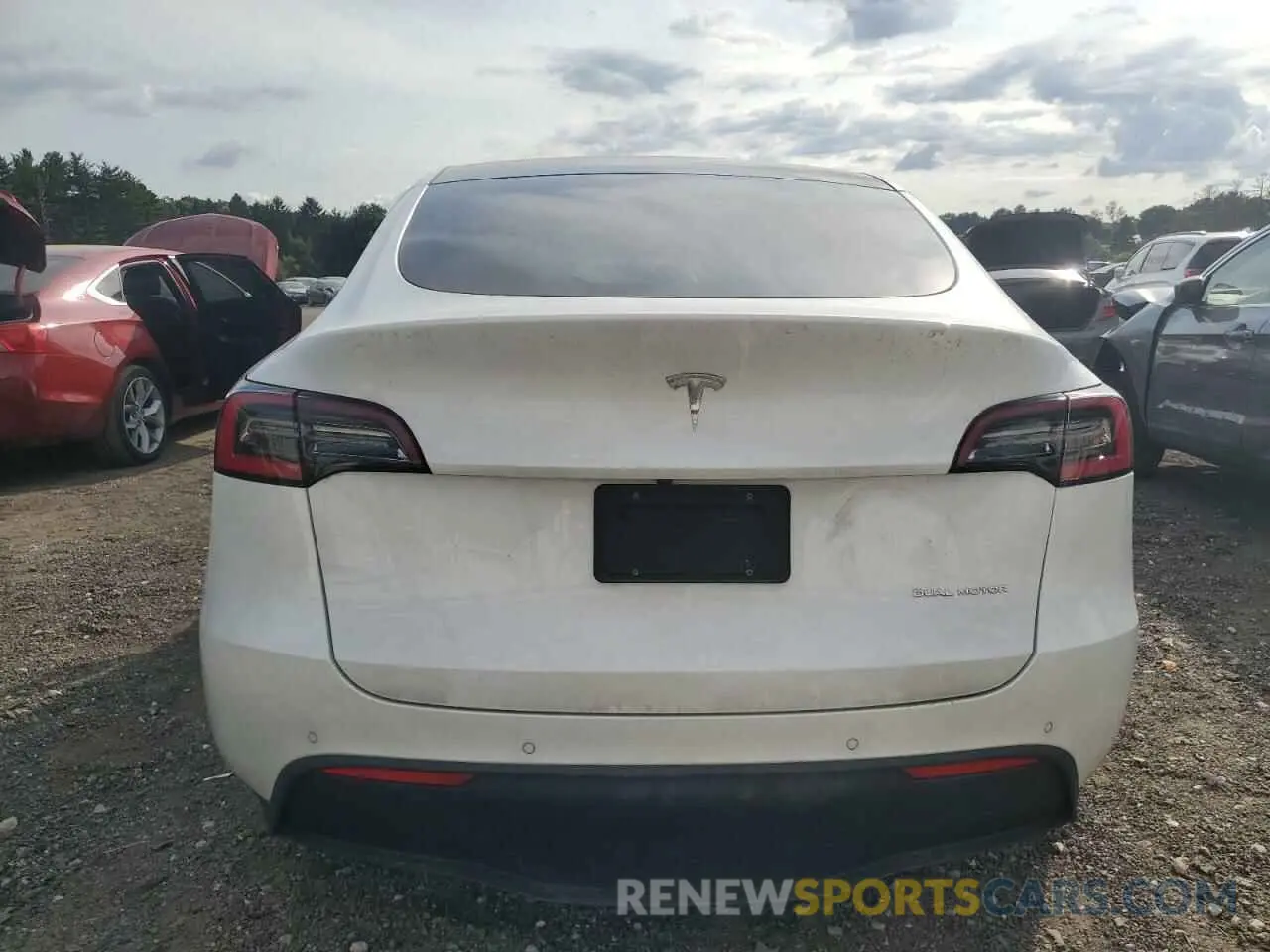 6 Photograph of a damaged car 5YJYGDEE1MF071385 TESLA MODEL Y 2021