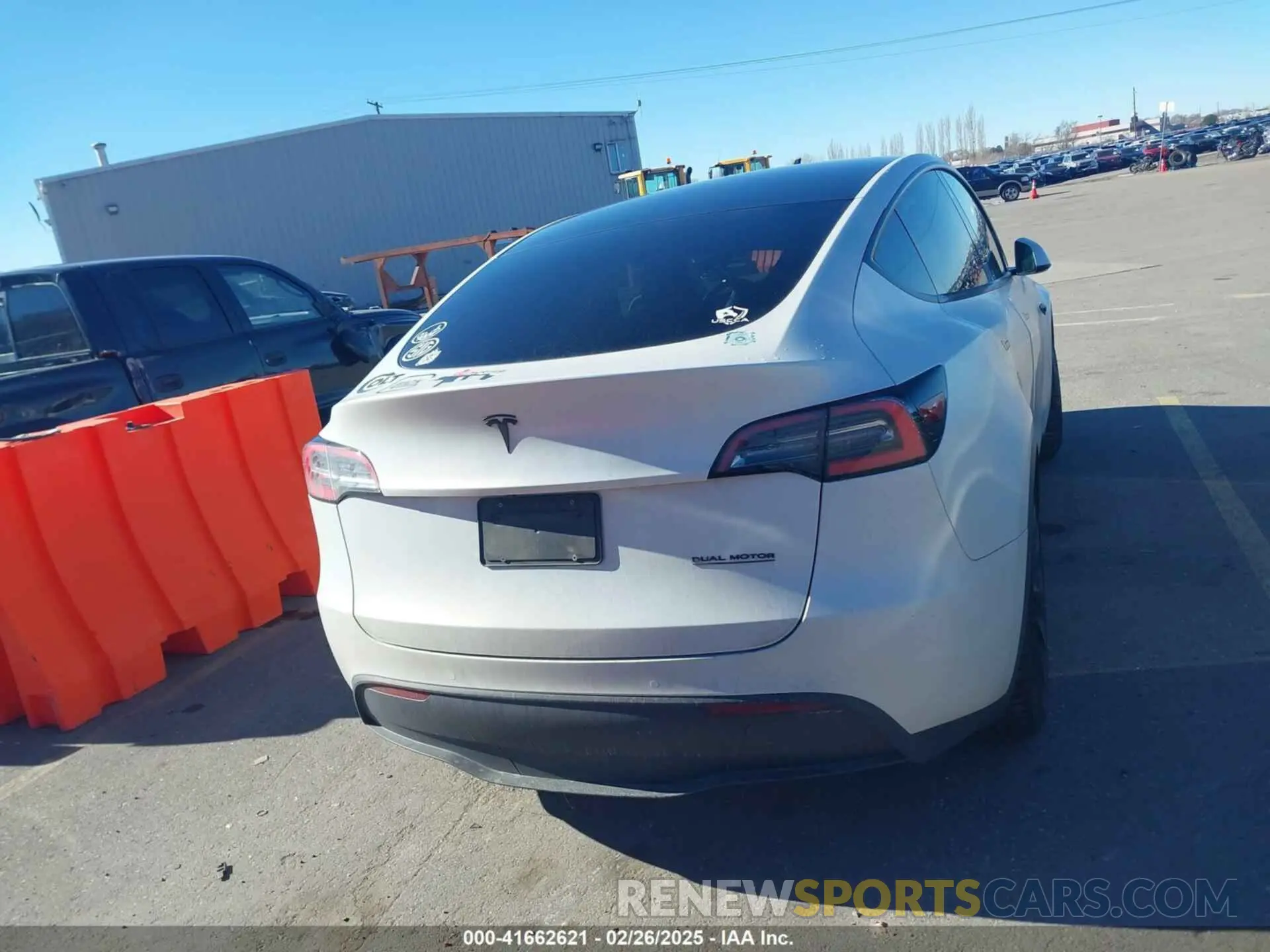 15 Photograph of a damaged car 5YJYGDEE1MF074173 TESLA MODEL Y 2021