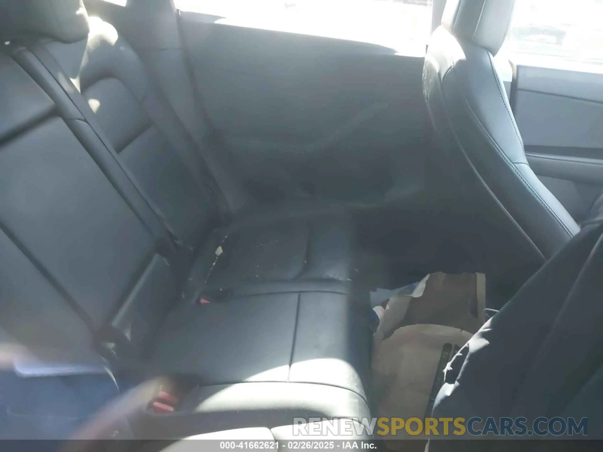 8 Photograph of a damaged car 5YJYGDEE1MF074173 TESLA MODEL Y 2021