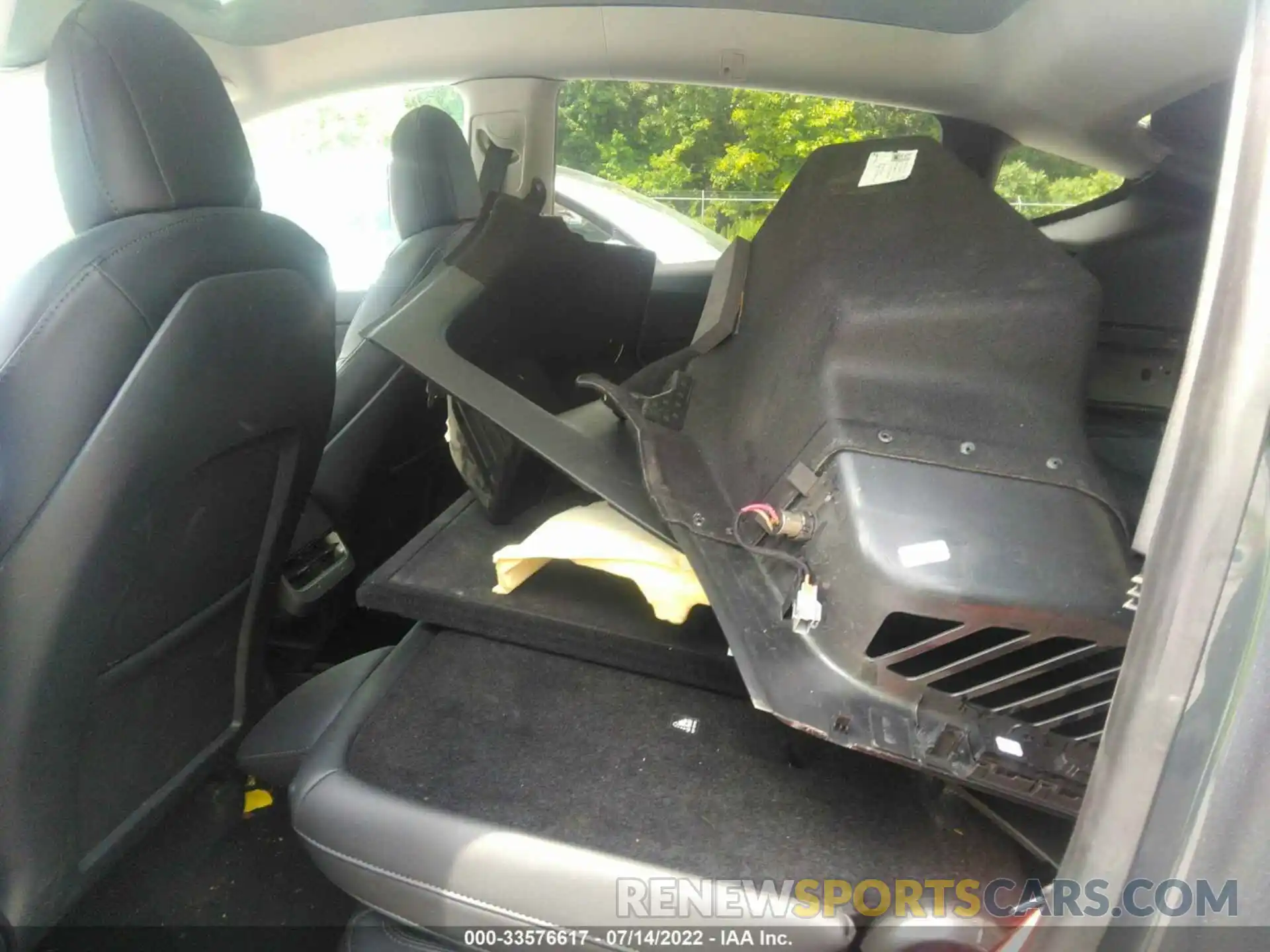 8 Photograph of a damaged car 5YJYGDEE1MF076800 TESLA MODEL Y 2021